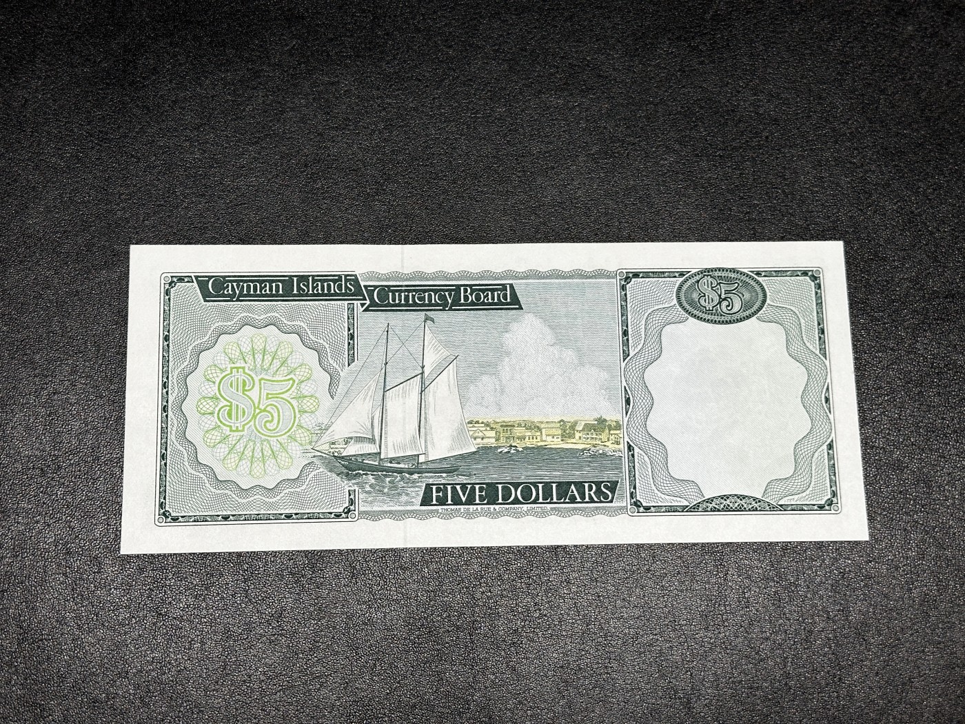 《外钞收藏家》第三百三十二期 加勒比四国专场（伯利兹/巴哈马/巴巴多斯/开曼） 开曼群岛1974年5元（P6） 全新UNC