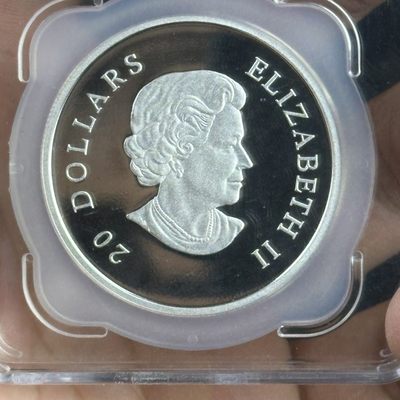 康怡轩钱币【图瓦卢+匈牙利+加拿大+白俄罗斯 纪念币专场】第251006期  2011年加拿大发行圣诞树20加元镶施华洛世奇水晶精制纪念银币