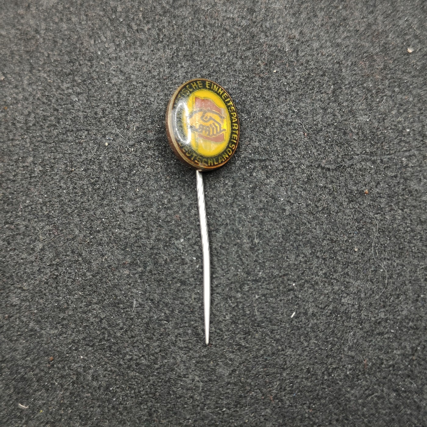 全场0元起拍 第127期 咸鱼国勋章拍卖专场 1月21日（周日）下午6：00开始 东德社会统一党党徽