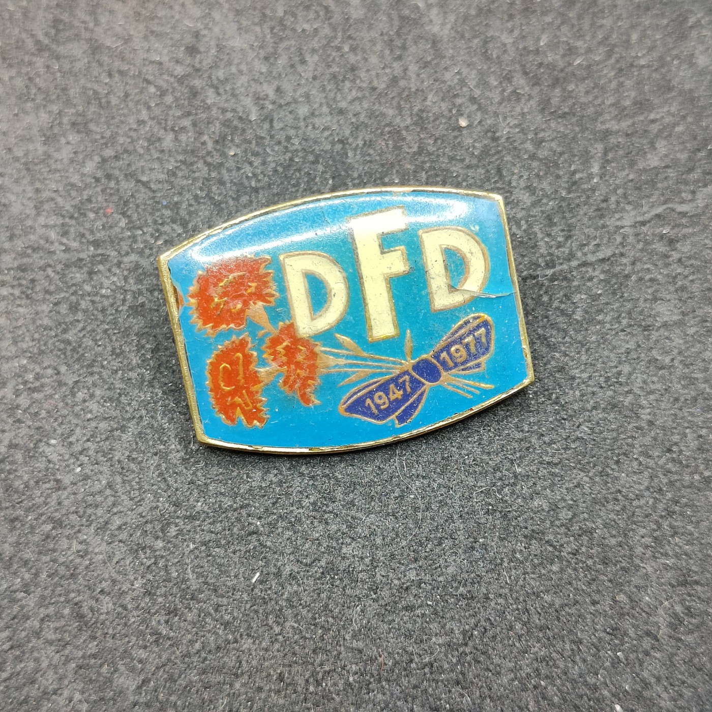 全场0元起拍 第127期 咸鱼国勋章拍卖专场 1月21日（周日）下午6：00开始 东德dfd证章