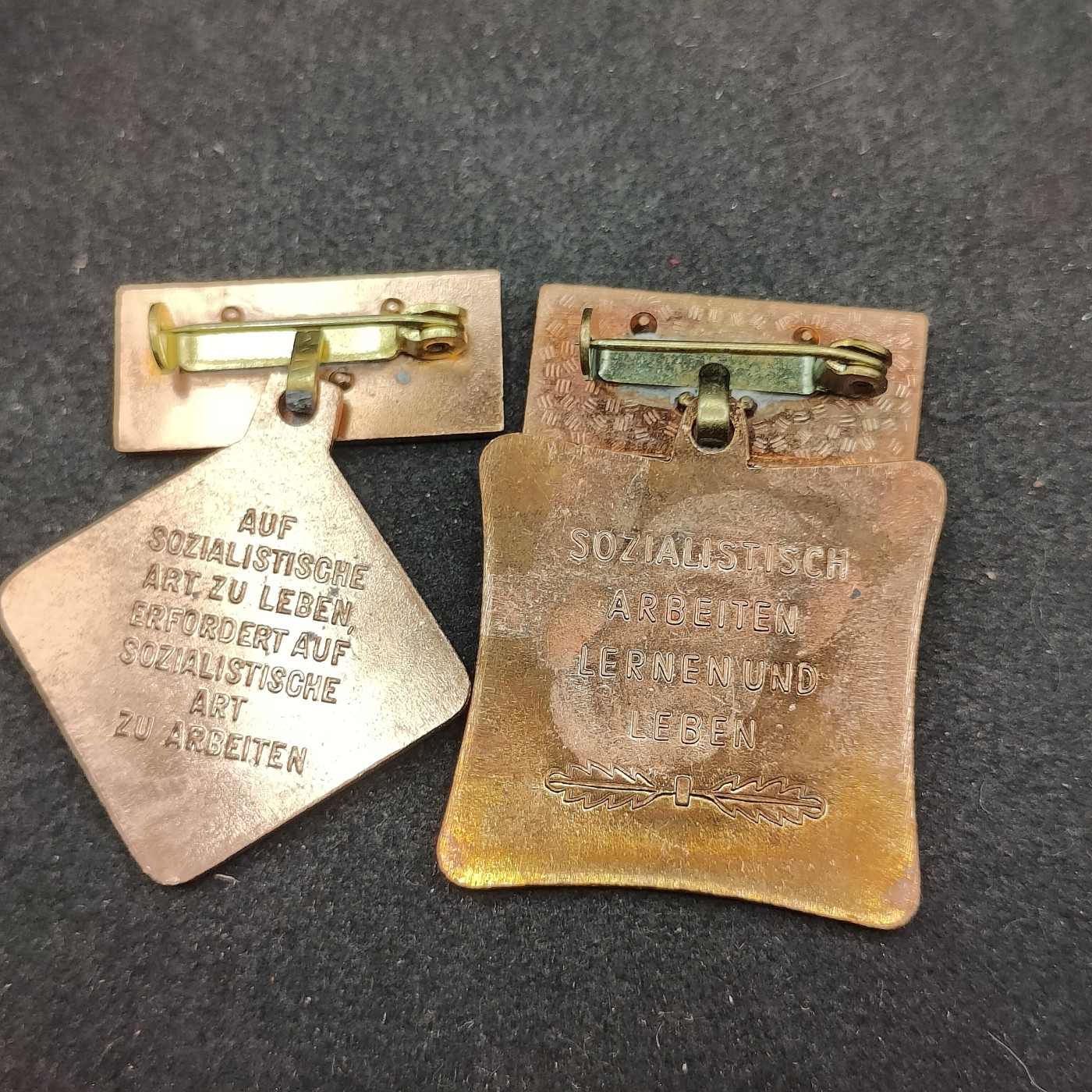 全场0元起拍 第127期 咸鱼国勋章拍卖专场 1月21日（周日）下午6：00开始 东德劳动奖章两个