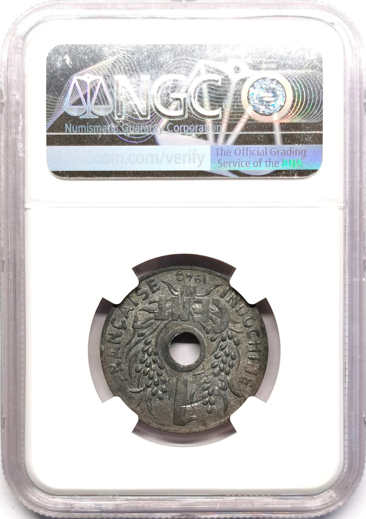 凡希社世界钱币微拍第二百五十九期 荐！1940法属印度支那中孔壹分锌币NGC-MS63 维希政府发行，自由帽上12瓣玫瑰，KM#24.2，发行仅仅150,000枚，最稀少的版本！