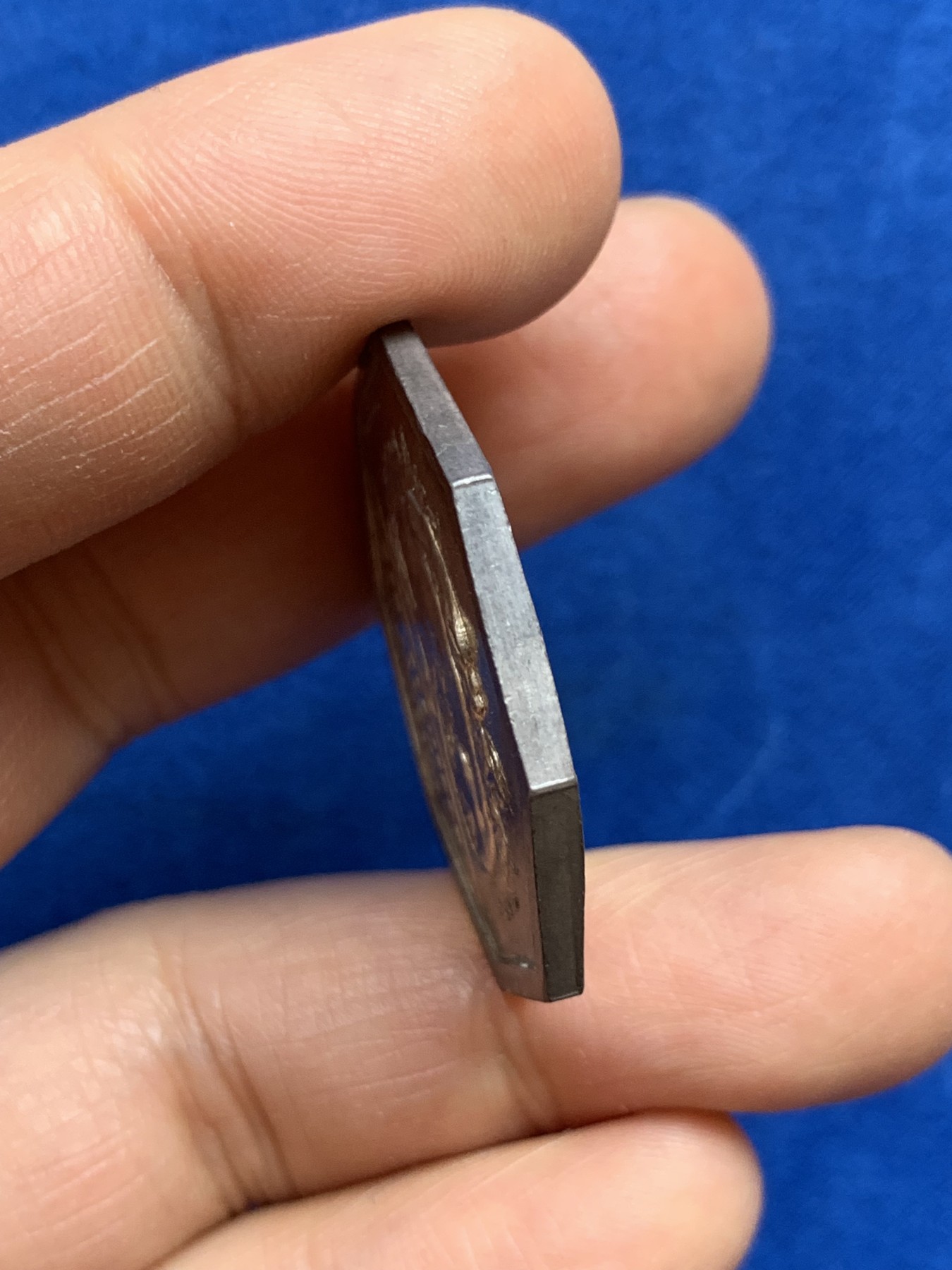 《竞宝斋》第237场- 周日，周一，周二，周日 疯狂4连拍 (全场包邮) 法国1817年巴黎火灾互助保险公司八角银质代币，难得原味五彩小火龙，16.38g，33.8mm，早期无边铭