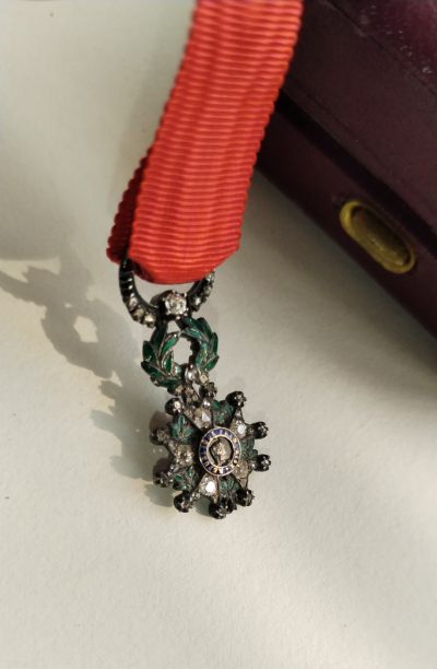 很好的小小拍卖第二期 - min珠宝荣誉军团勋章（镶嵌宝石，银质，特别精美，带精致裱糊盒）
