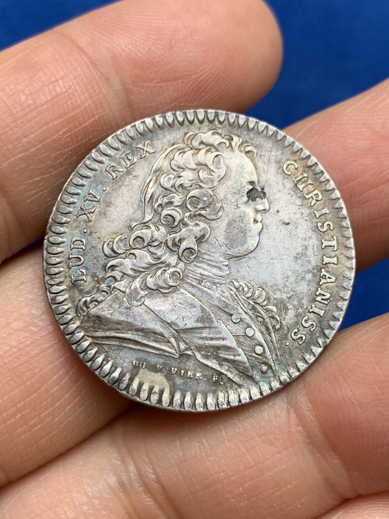 《竞宝斋》第237场- 周日，周一，周二，周日 疯狂4连拍 (全场包邮) 法国路易十五时期阿图瓦州银质jeton，10.11g，30.8mm