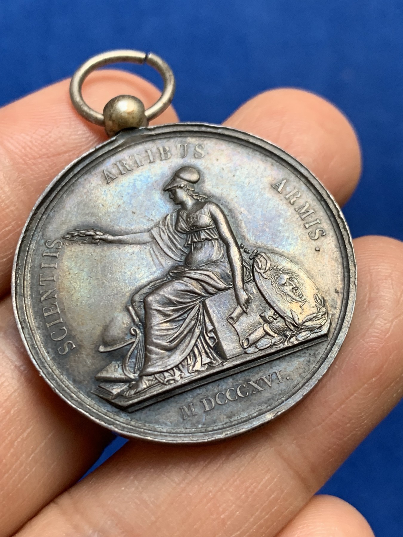 《竞宝斋》第237场- 周日，周一，周二，周日 疯狂4连拍 (全场包邮) 法国索雷兹学校银质奖章，20.04g，34.5mm，手指边铭