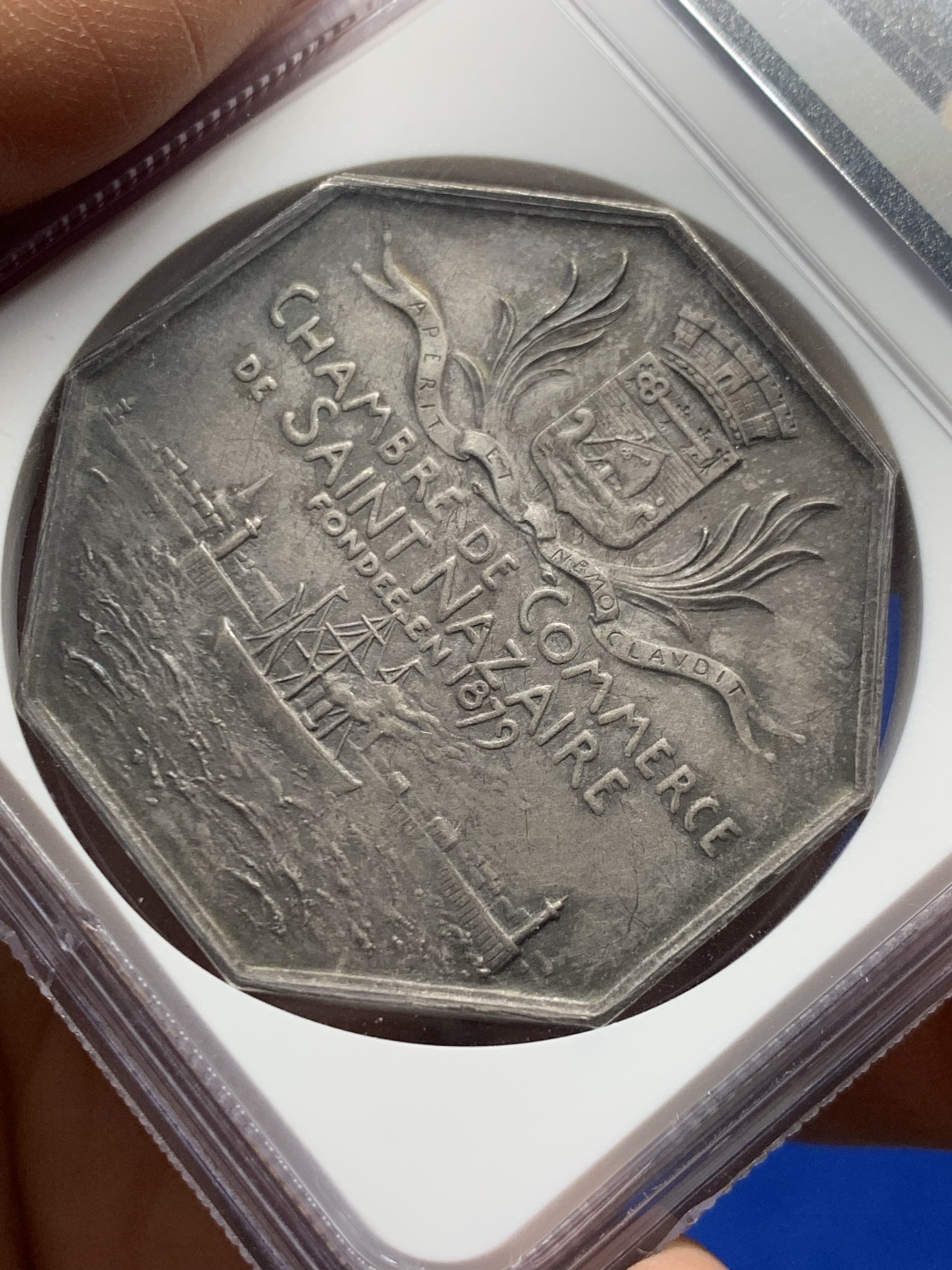 《竞宝斋》第237场- 周日，周一，周二，周日 疯狂4连拍 (全场包邮) NGC-MS62 法国大师O.ROTY 1879年圣纳泽尔商会八角银章，42mm，近40克大规格，水手和渔民的保护神海仙女涅瑞斯手持权杖，脚下是其坐骑海豚，庇护着海港城市圣纳泽尔的船只一帆风顺