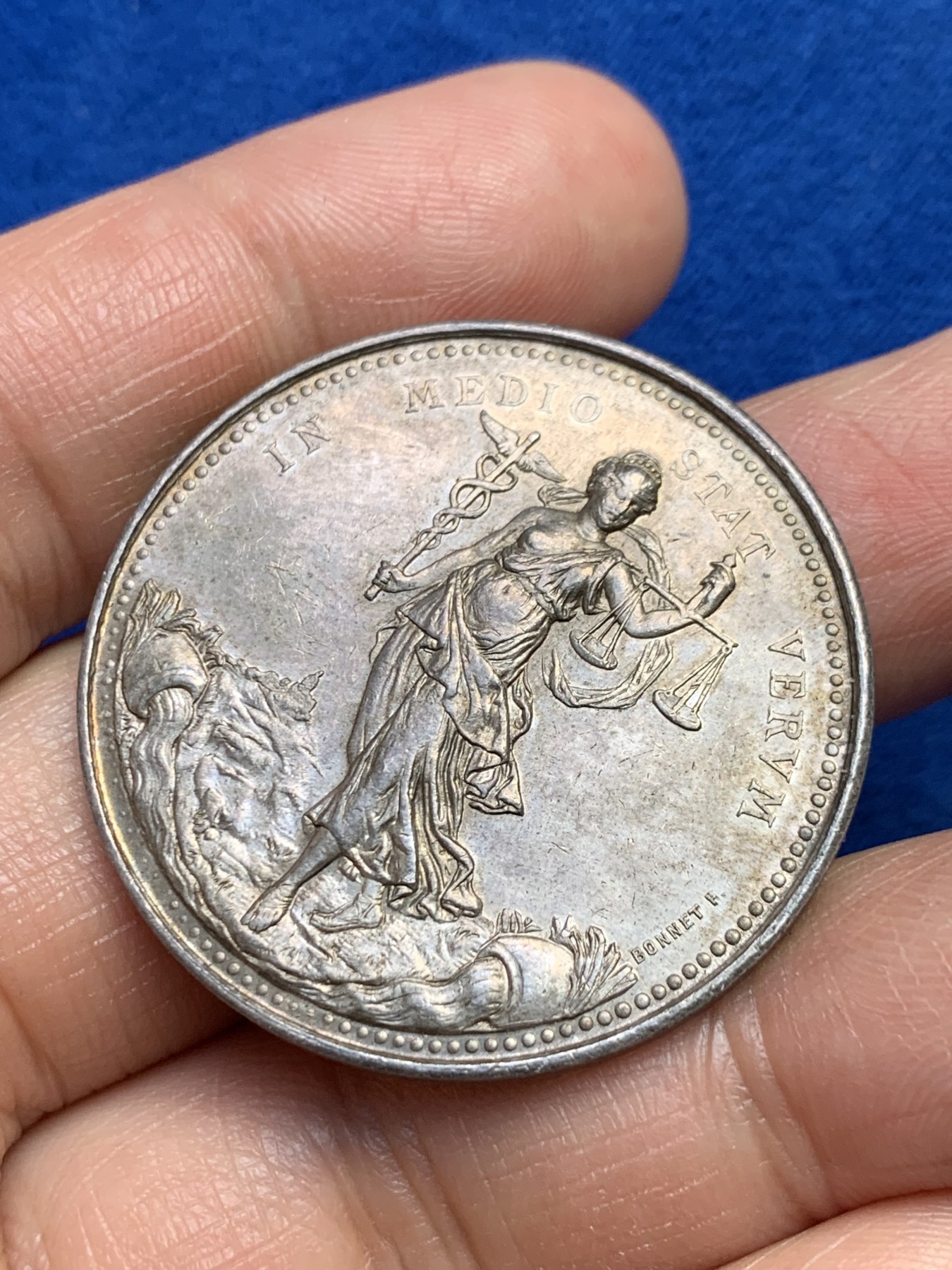 《竞宝斋》第237场- 周日，周一，周二，周日 疯狂4连拍 (全场包邮) 法国里昂丝绸生产商和经销商银章，20.8克，36.7mm，丰饶角边铭，女神不缺斤少两