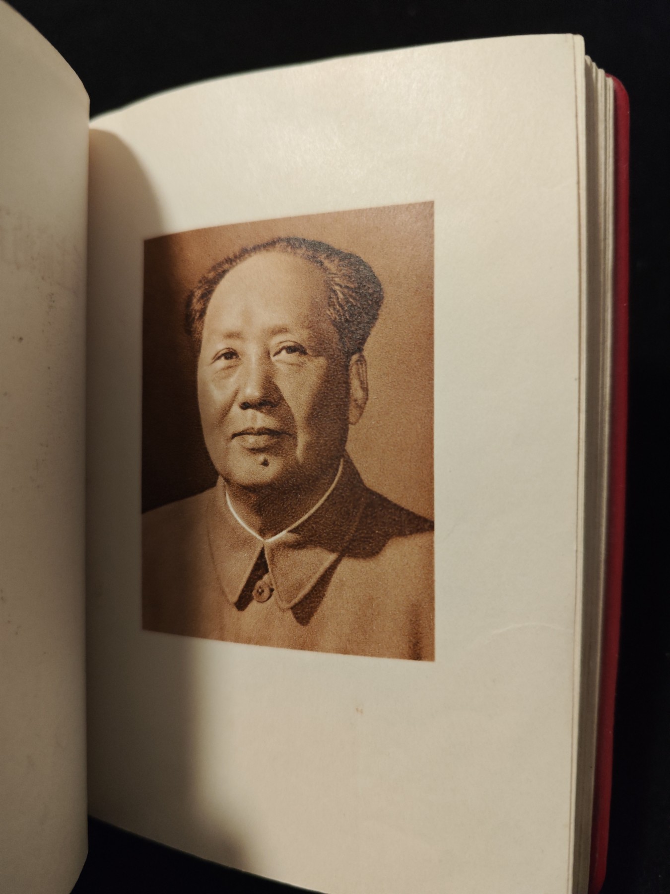 红色收藏🇨🇳毛主席像章红宝书专场🔥保真包老放心拍！ 红宝书，带当时人们革命语录，