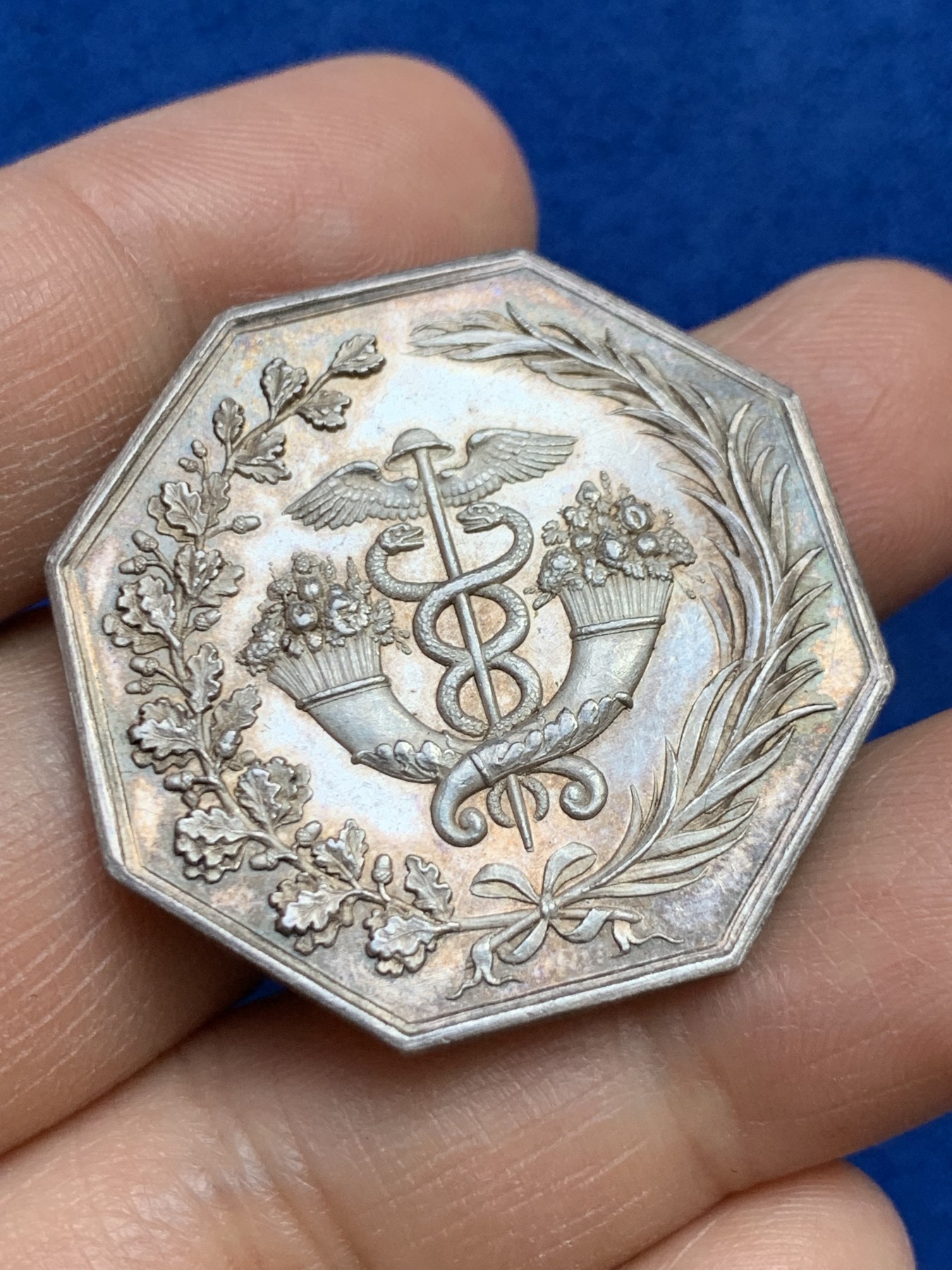 《竞宝斋》第237场- 周日，周一，周二，周日 疯狂4连拍 (全场包邮) 法国波尔多银行八角银质代币，17.68g，34.7mm，1832-1841年油灯边铭