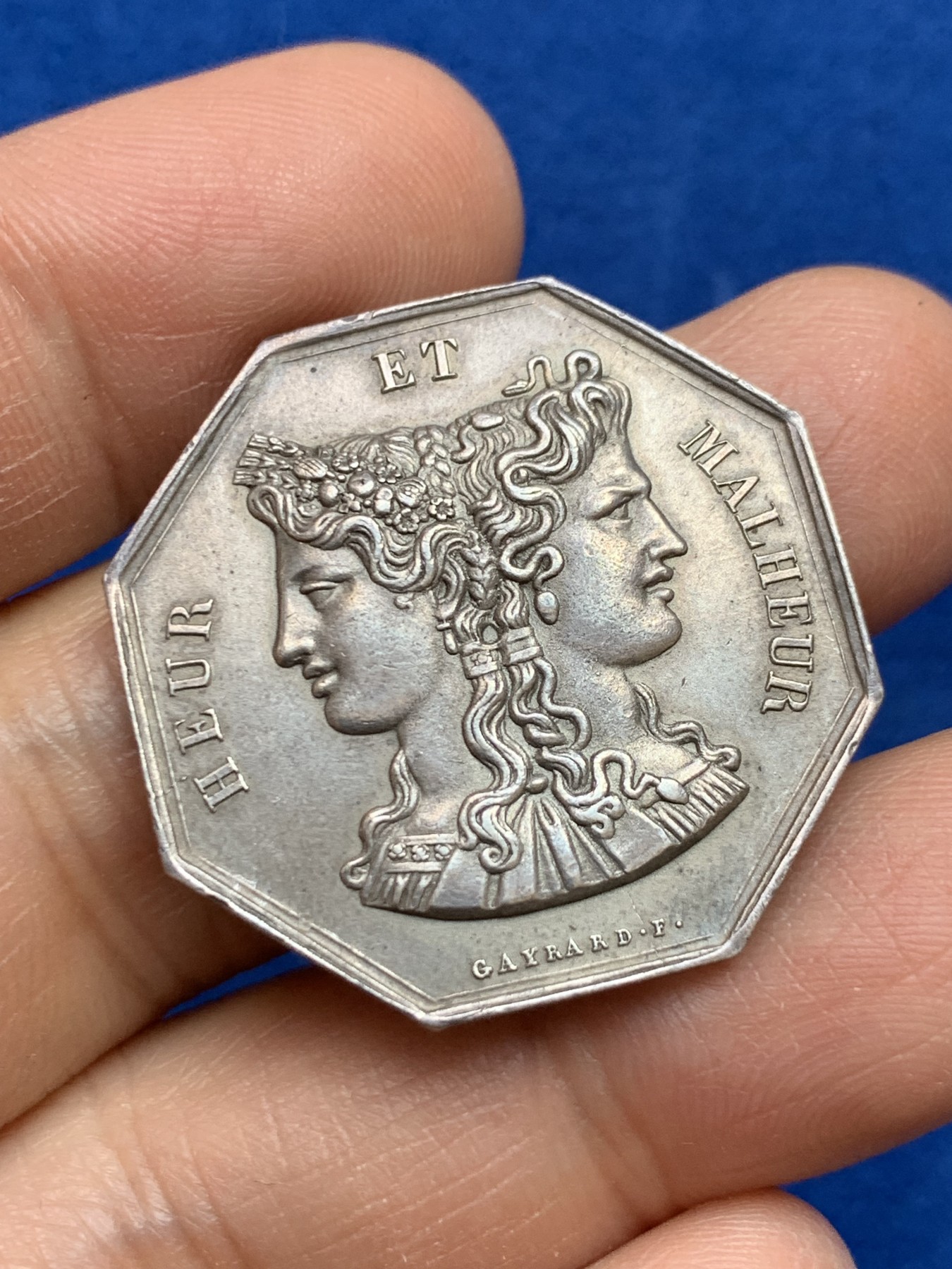 《竞宝斋》第237场- 周日，周一，周二，周日 疯狂4连拍 (全场包邮) 法国爱情与婚姻信物八角银质代币，双面神亚努斯，背丘比特，13.63g，30.8mm，丰饶角边铭