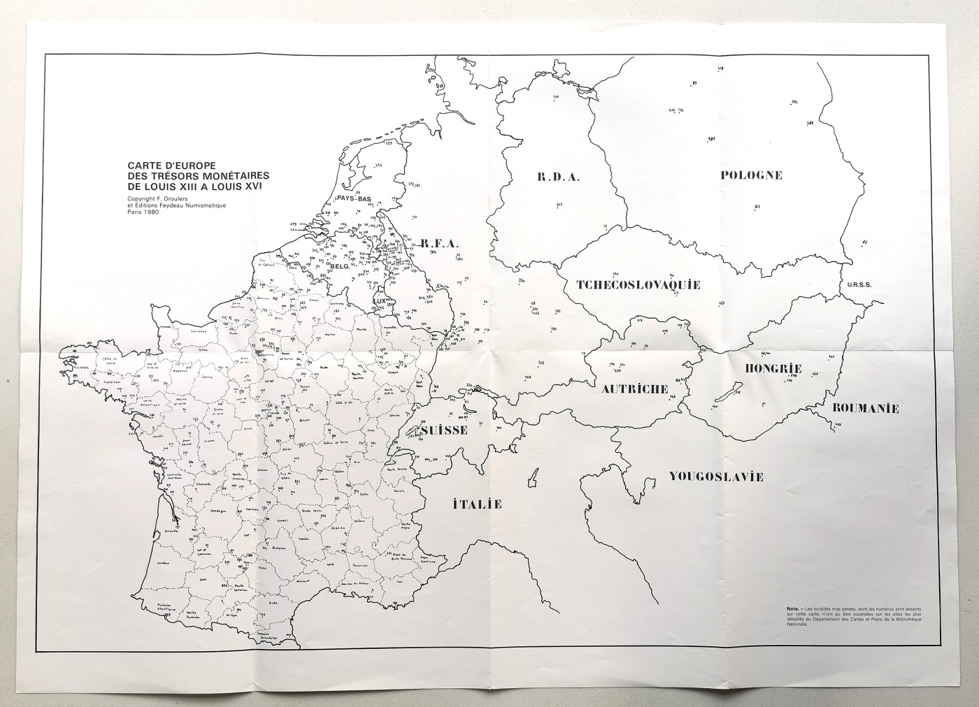 凡希社世界钱币微拍第二百五十九期 皇家钱币宝库：从路易十三到路易十六——19世纪以来在法国和世界各地的新发现／弗雷德里克．杜洛勒著 八品，绝版书籍，来自法国已故钱币学家 Jacques Floquet 藏书，内附藏家手迹（含内容注释及中文翻译）、地图、剪报等珍贵资料。  ​