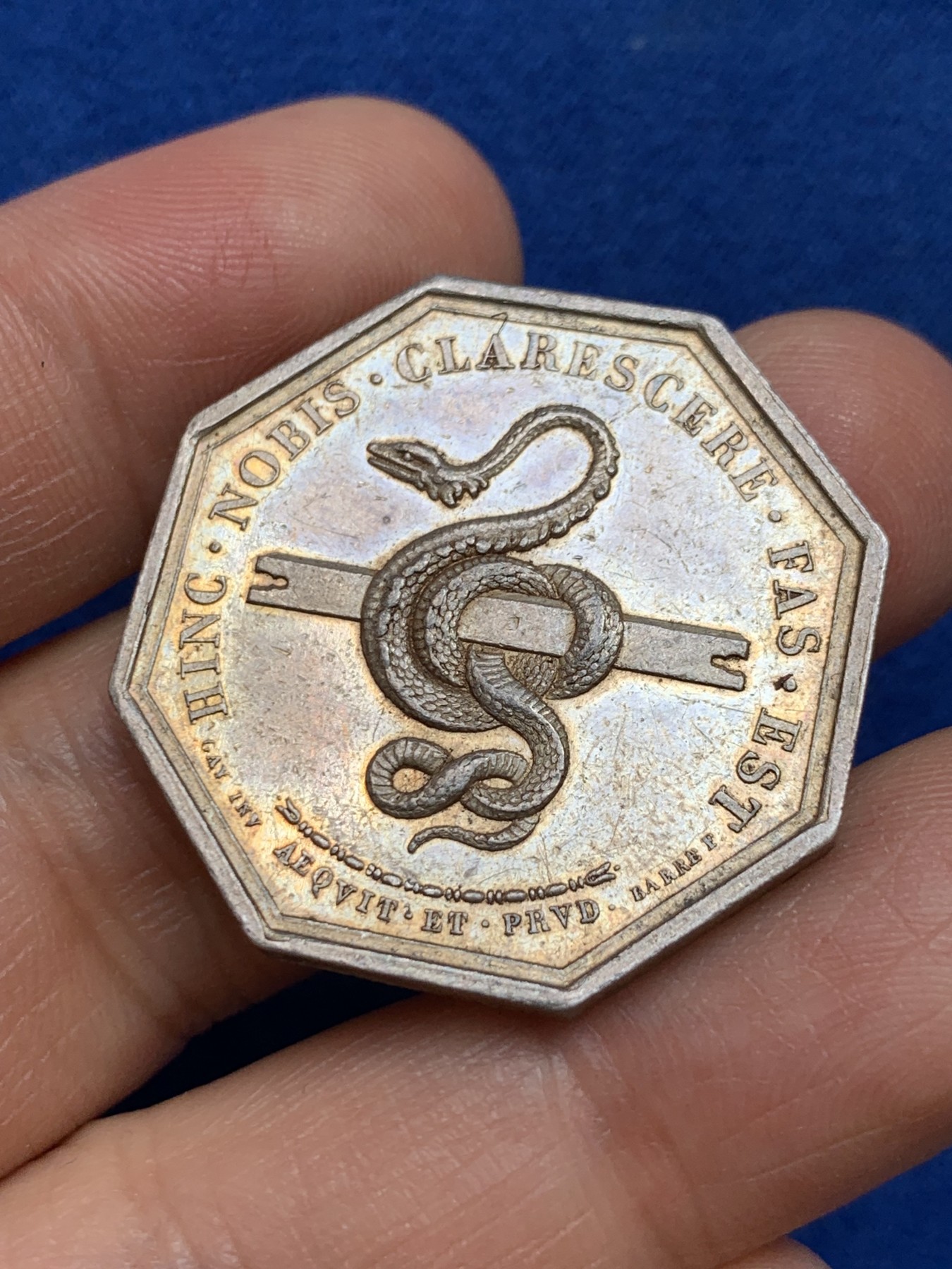 《竞宝斋》第237场- 周日，周一，周二，周日 疯狂4连拍 (全场包邮) 法国特雷武公证处八角银质代币，17.63g，32mm，手指边铭