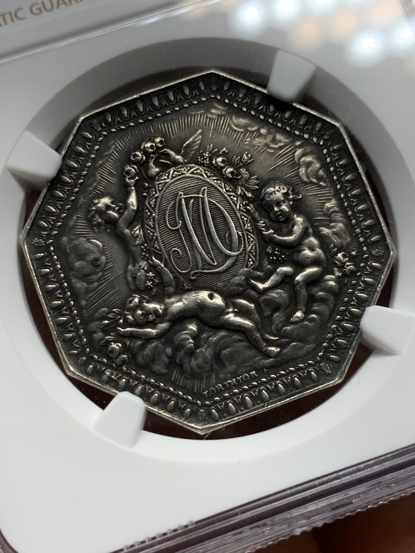 《竞宝斋》第237场- 周日，周一，周二，周日 疯狂4连拍 (全场包邮) NGC MS63 法国八角银章，皇家婚姻，小名誉品三个小天使，状态非常好，黑色包浆难得 