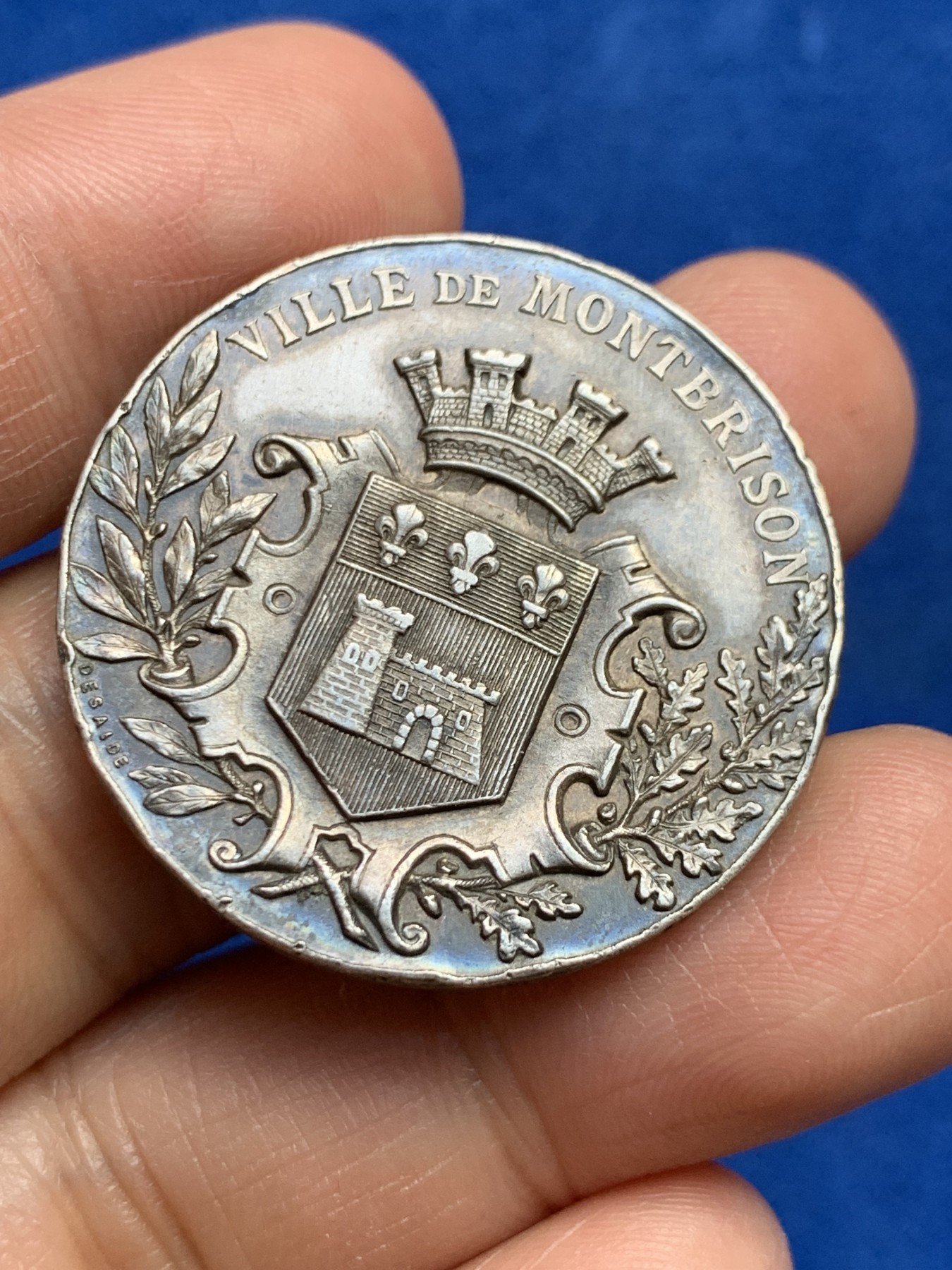 《竞宝斋》第237场- 周日，周一，周二，周日 疯狂4连拍 (全场包邮) 法国蒙布里松储蓄银行银质代币，17.76g，34mm，丰饶角边铭，边磕碰