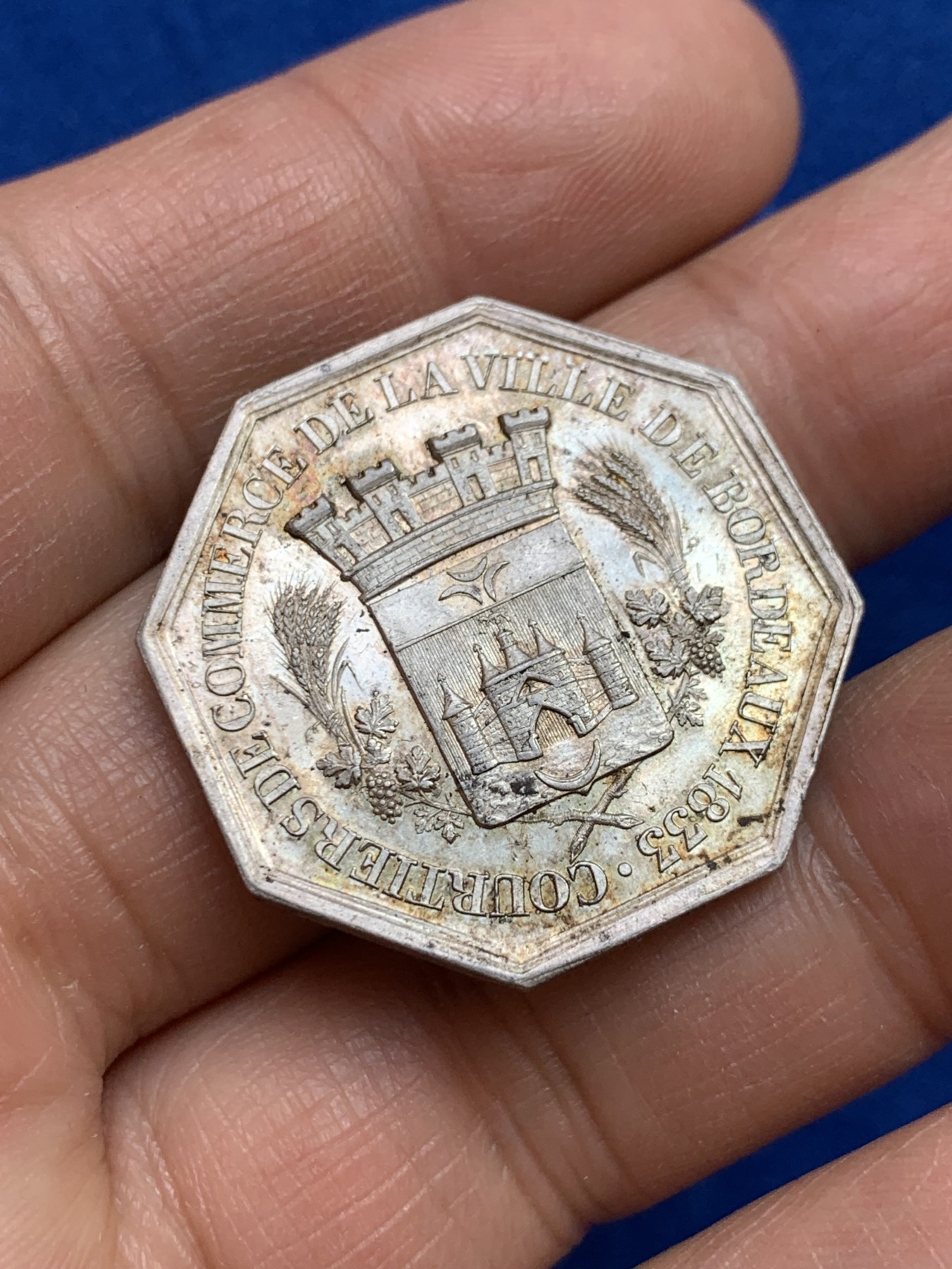 《竞宝斋》第237场- 周日，周一，周二，周日 疯狂4连拍 (全场包邮) 法国波尔多商会八角银质jeton代币，12.57g，30.5mm，手指边铭