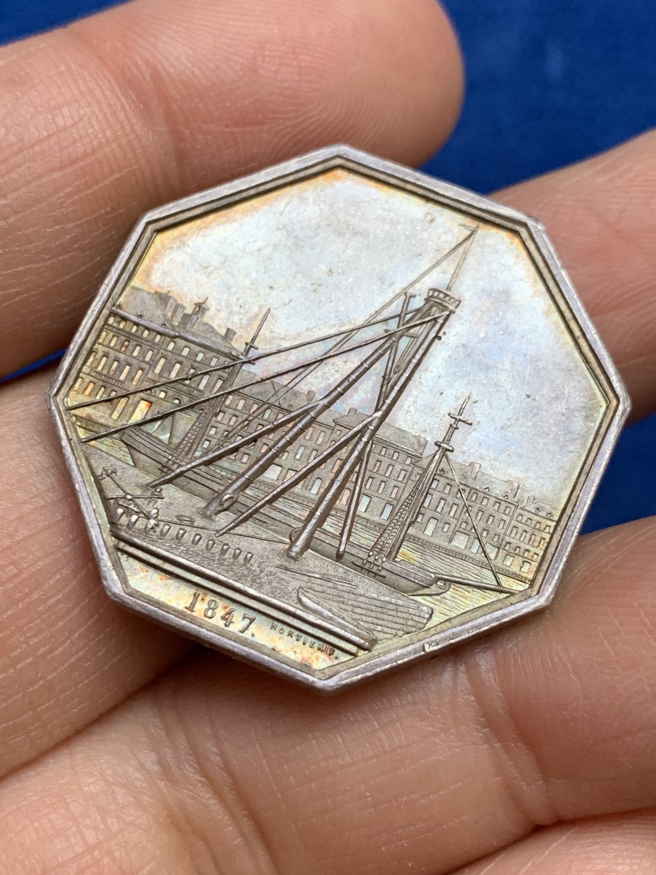 《竞宝斋》第237场- 周日，周一，周二，周日 疯狂4连拍 (全场包邮) 法国勒阿弗尔海事保险公司，14.82g，31.8mm，手指边铭，黄油彩