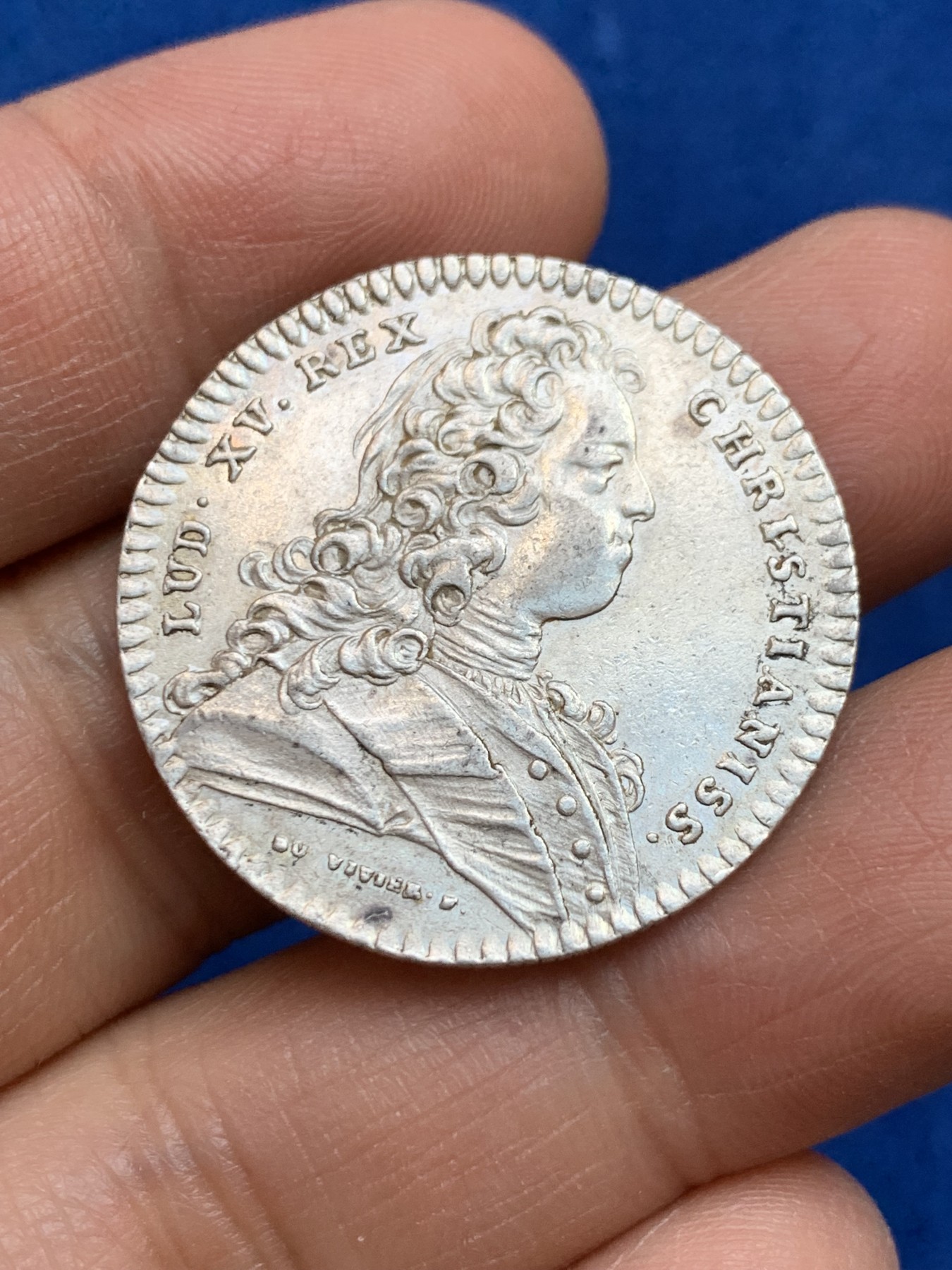 《竞宝斋》第237场- 周日，周一，周二，周日 疯狂4连拍 (全场包邮) 法国1717年路易十五皇家铭文与纯文学学院银质jeton，8.12g，30.4mm