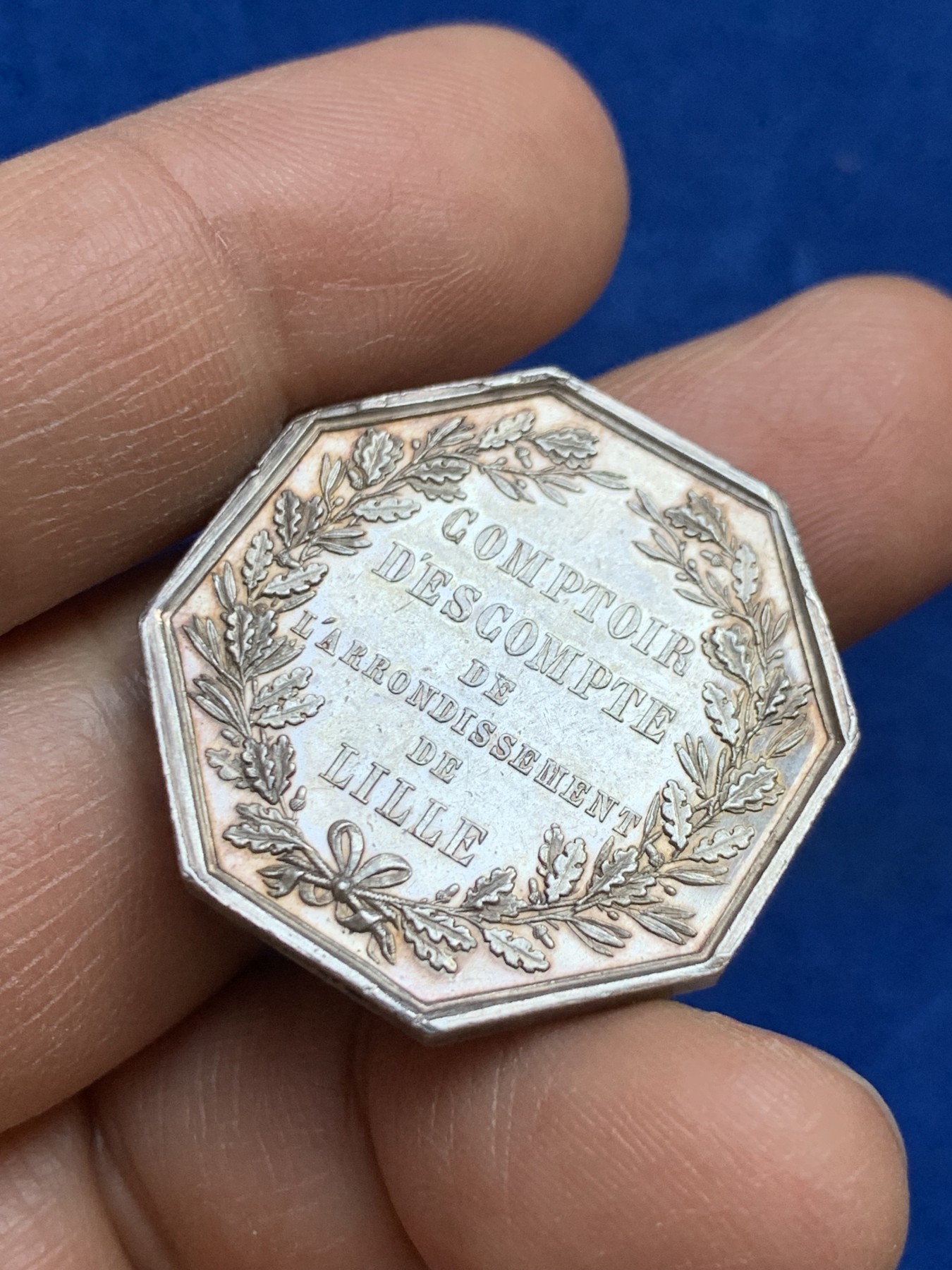 《竞宝斋》第237场- 周日，周一，周二，周日 疯狂4连拍 (全场包邮) 法国八角银章，里尔银行，14.19g，29.8mm，手指边铭