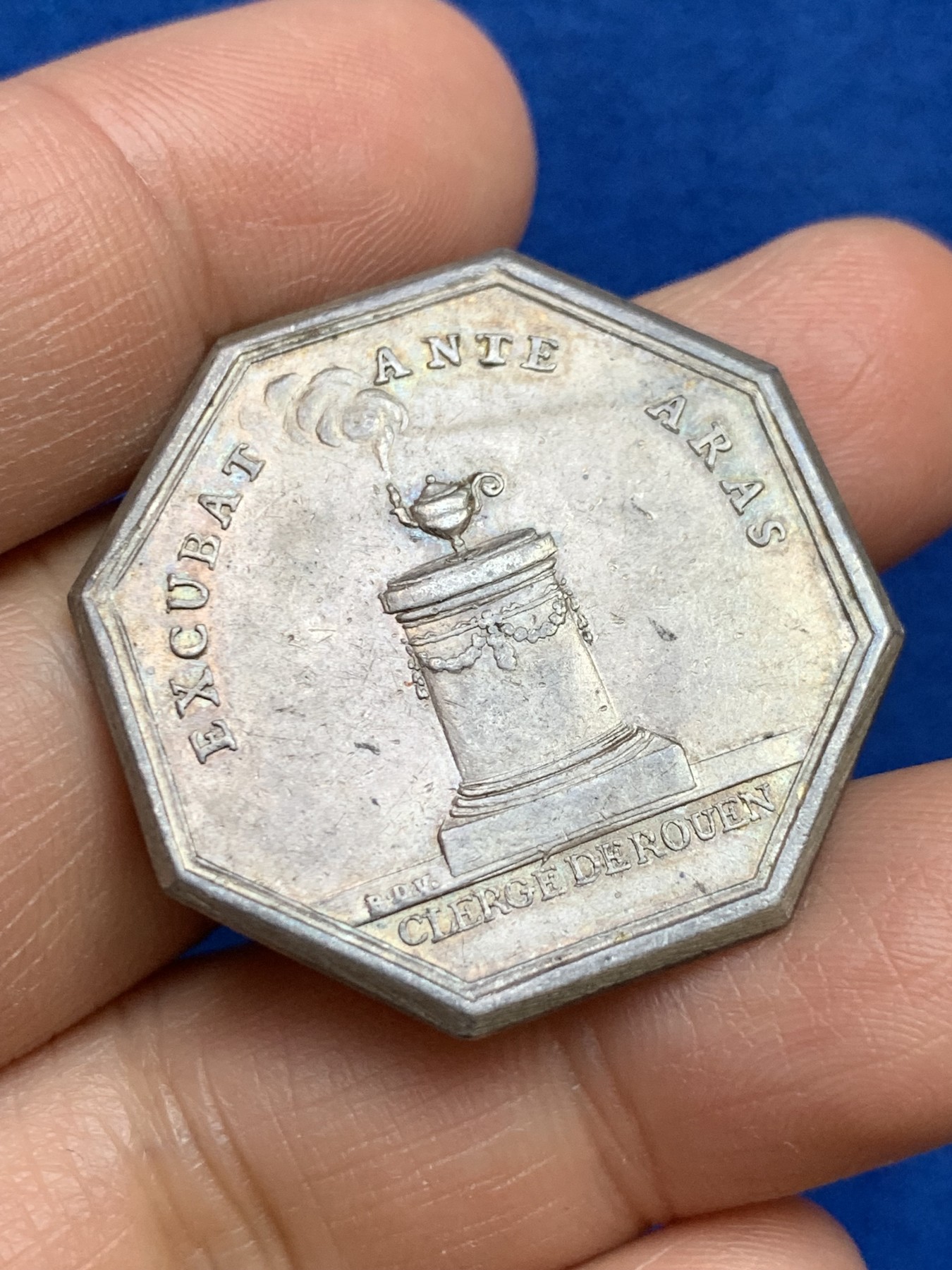 《竞宝斋》第237场- 周日，周一，周二，周日 疯狂4连拍 (全场包邮) 法国鲁昂神职人员JETON银质八角，14.34g，33.2mm，早期无边铭