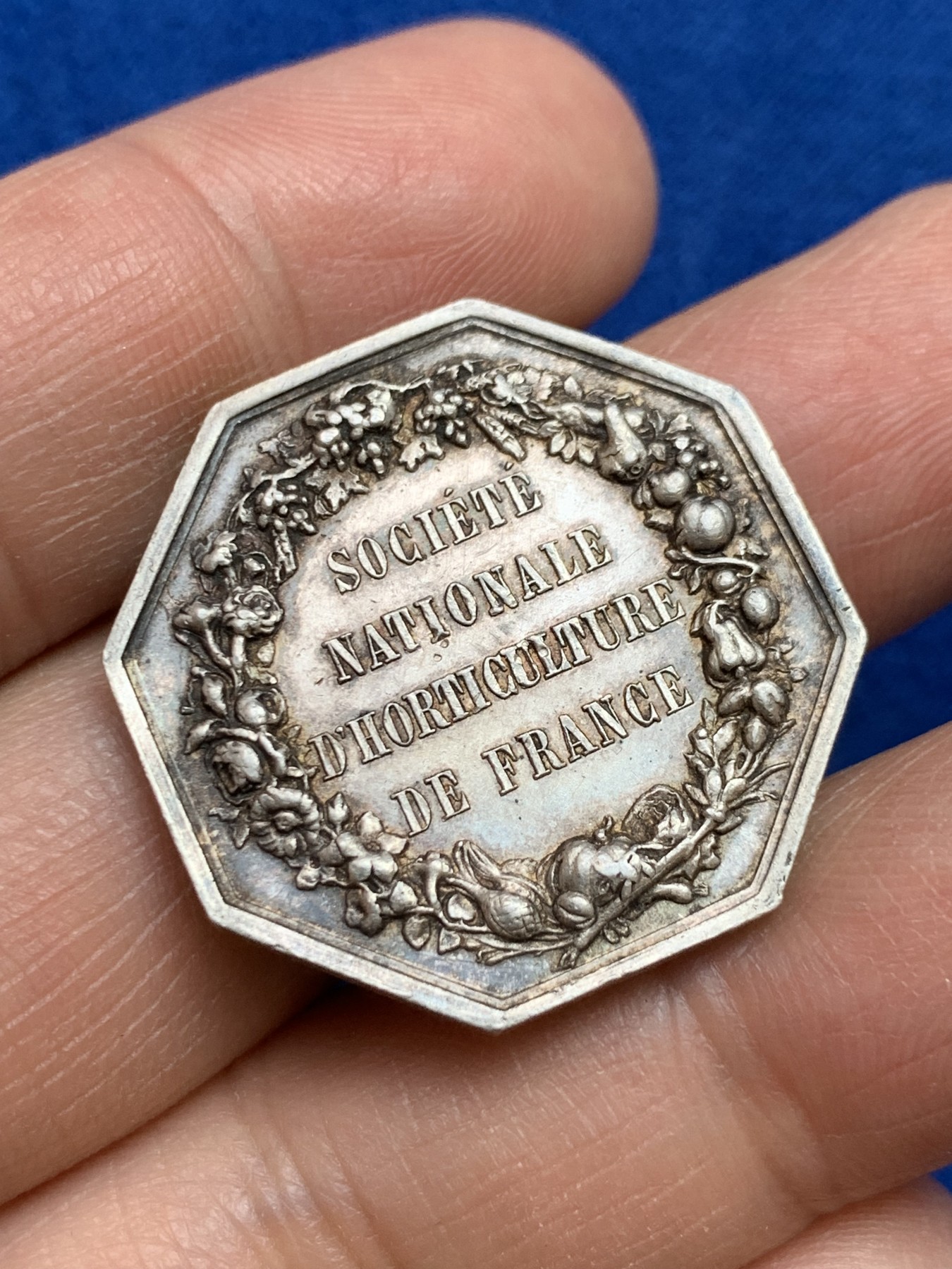 《竞宝斋》第237场- 周日，周一，周二，周日 疯狂4连拍 (全场包邮) 法国八角银章，园艺协会，12.15g，28.8mm，丰饶角边铭