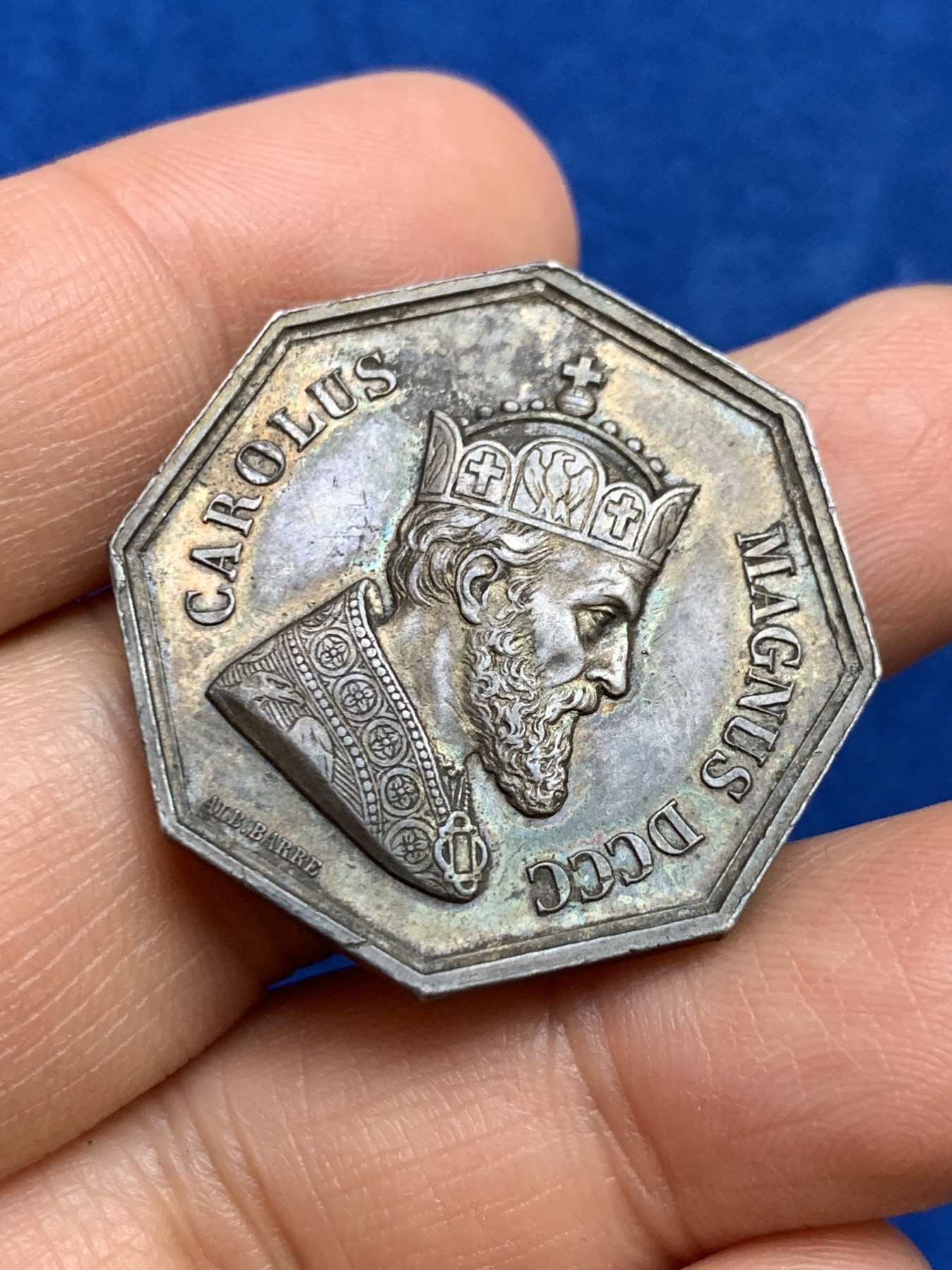 《竞宝斋》第237场- 周日，周一，周二，周日 疯狂4连拍 (全场包邮) 法国 1860-1879 八角银质代币，塞纳省机构负责，查理大帝 蜜蜂边铭 重量15.61克，直径31.2毫米