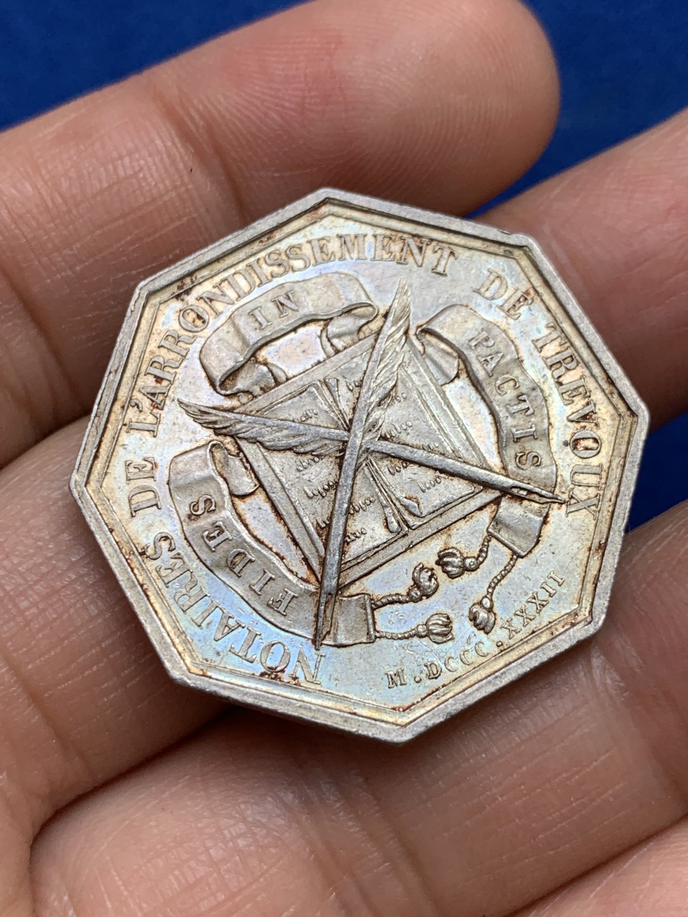 《竞宝斋》第237场- 周日，周一，周二，周日 疯狂4连拍 (全场包邮) 法国特雷武公证处八角银质代币，17.63g，32mm，手指边铭