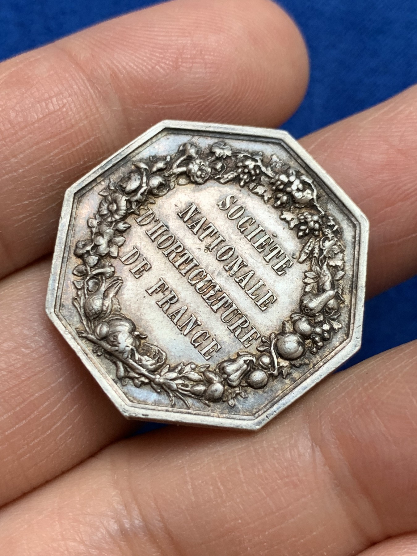 《竞宝斋》第237场- 周日，周一，周二，周日 疯狂4连拍 (全场包邮) 法国八角银章，园艺协会，12.15g，28.8mm，丰饶角边铭