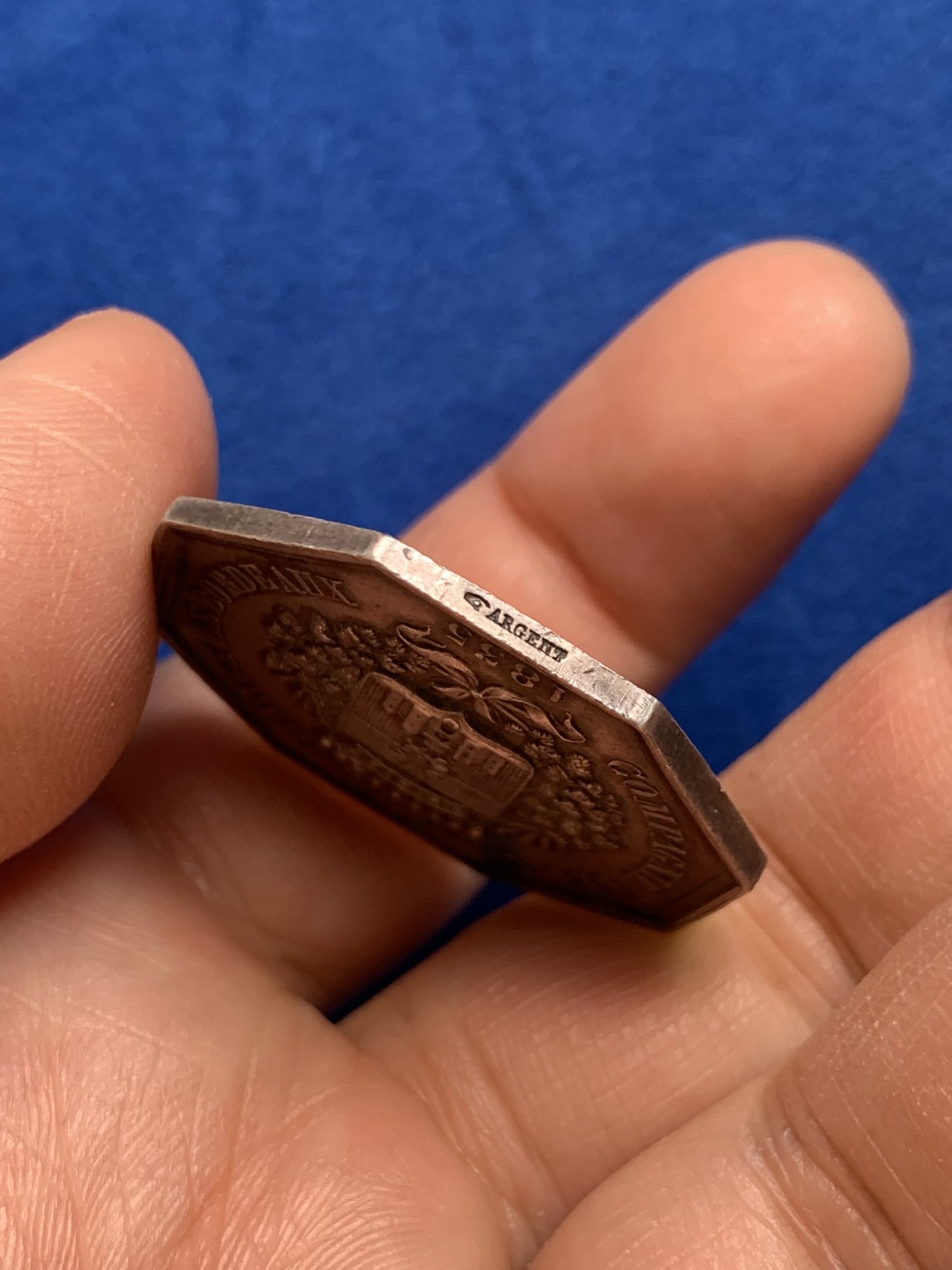 《竞宝斋》第237场- 周日，周一，周二，周日 疯狂4连拍 (全场包邮) 法国 1845-1860 八角银质代币，波尔多证券交易公司，手指边铭 18.20克，34.5毫米