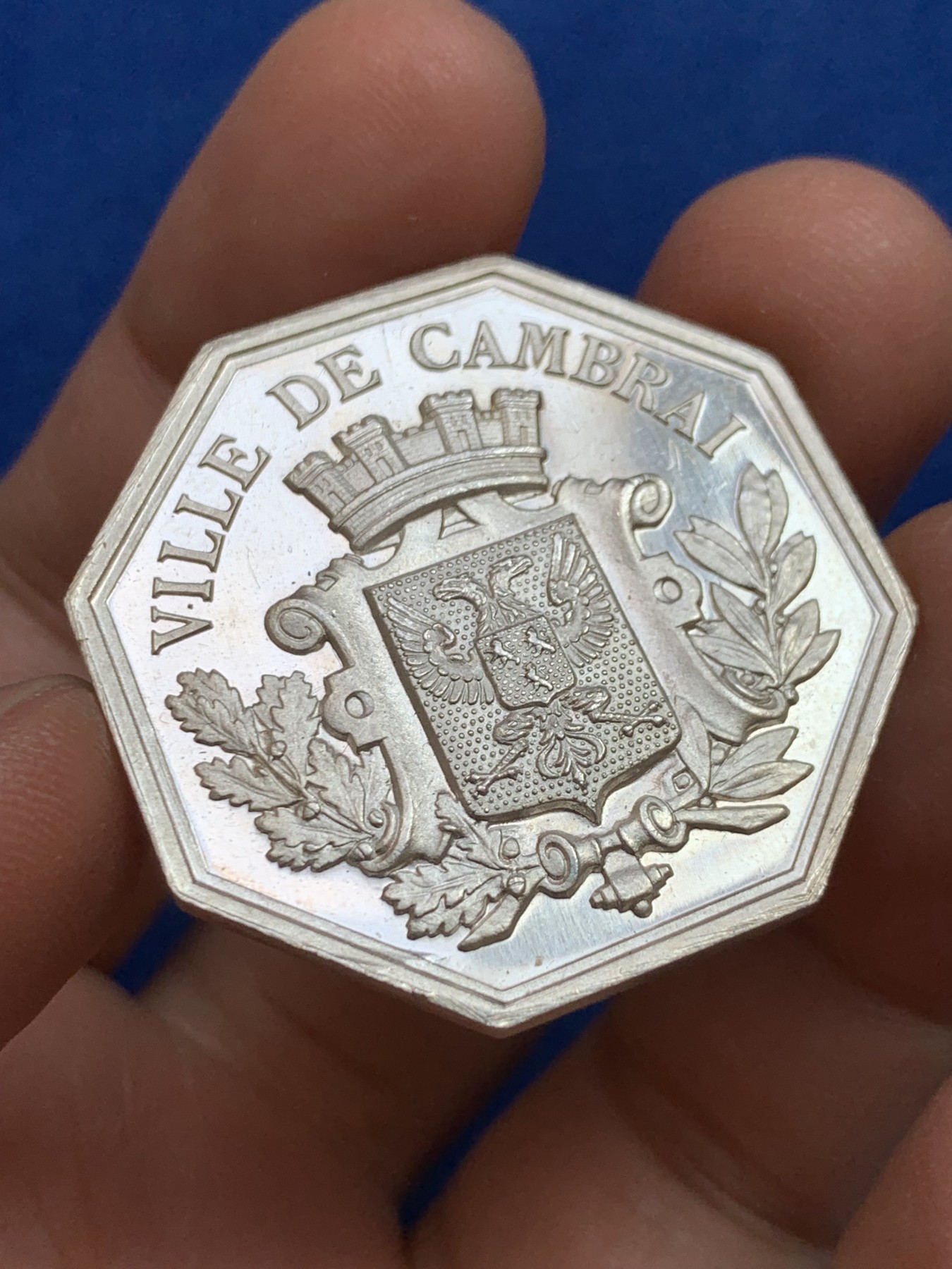 《竞宝斋》第237场- 周日，周一，周二，周日 疯狂4连拍 (全场包邮) 法国康布雷商会八角银质代币，19.33g，35.5mm，野猪头+菱形银标，原光