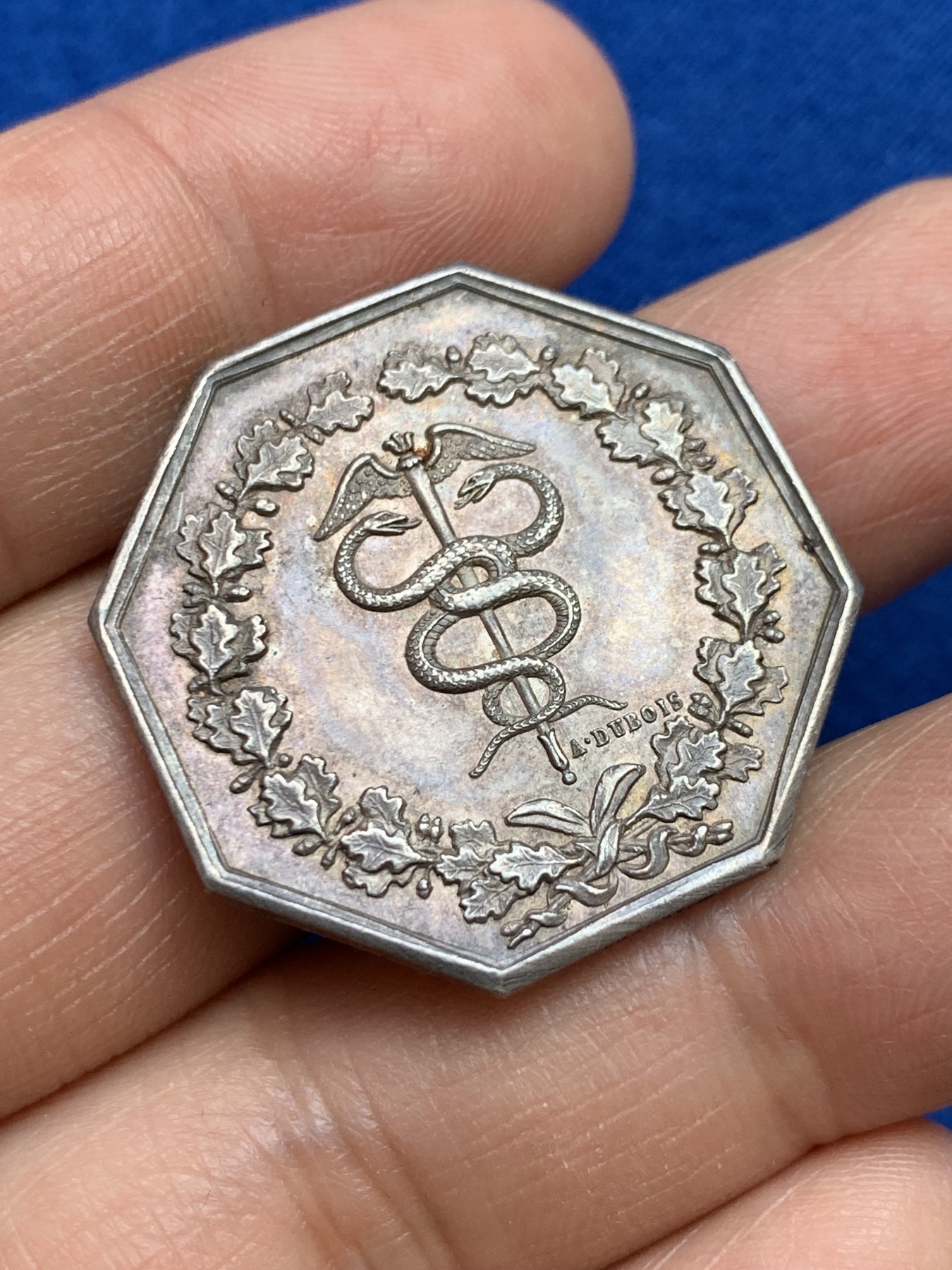 《竞宝斋》第237场- 周日，周一，周二，周日 疯狂4连拍 (全场包邮) 法国克莱蒙商会八角银质代币，12.28g，30.5mm，1845-1860年手指边铭