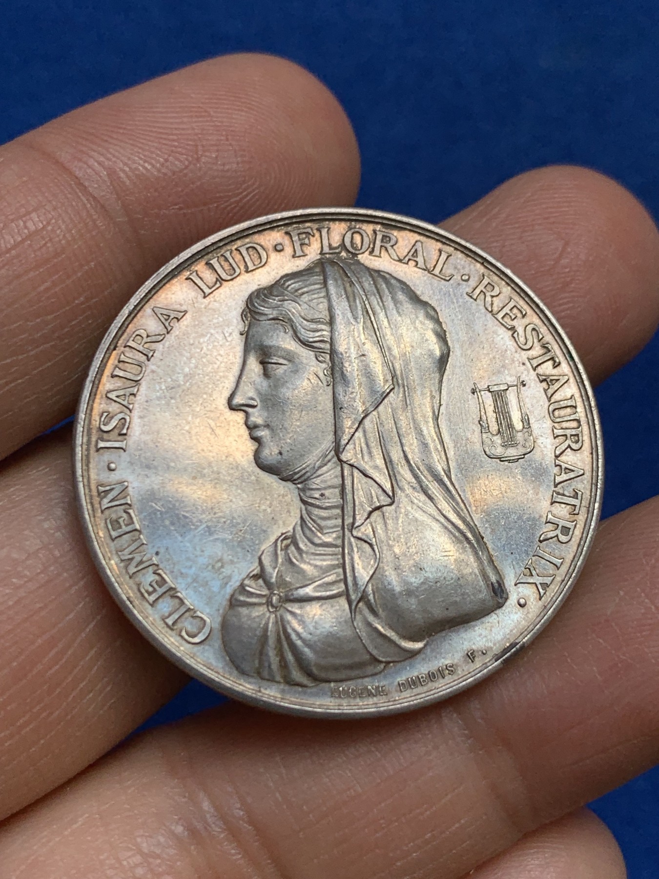 《竞宝斋》第237场- 周日，周一，周二，周日 疯狂4连拍 (全场包邮) 法国图卢兹花卉文学节银质jeton，女诗人克莱蒙·伊索尔，作家雨果于1817年获得该奖，重20.46g，直径35.7mm，丰饶角边铭