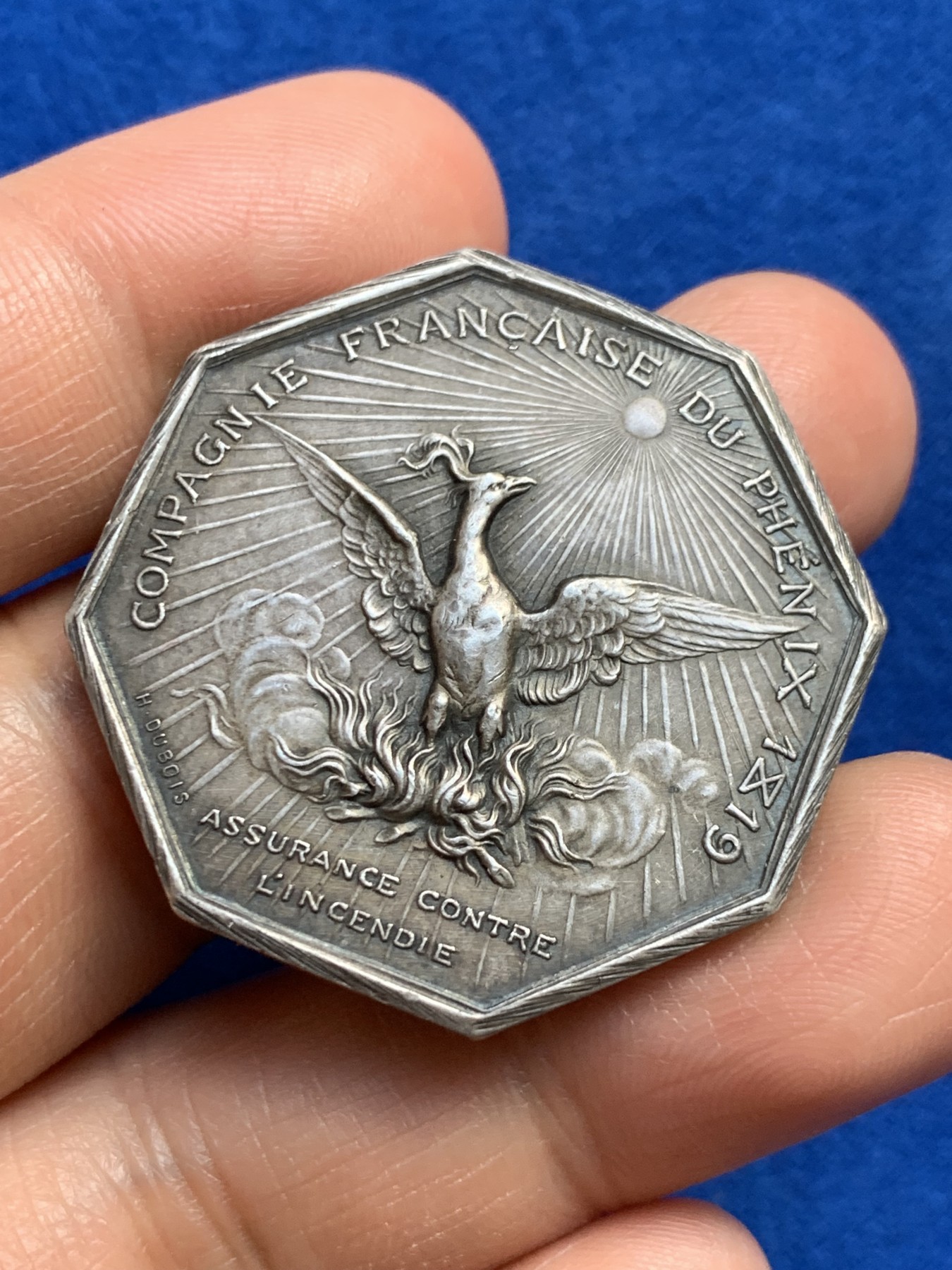 《竞宝斋》第237场- 周日，周一，周二，周日 疯狂4连拍 (全场包邮) 法国凤凰保险公司八角银质代币，23.36g，36.3mm，丰饶角边铭