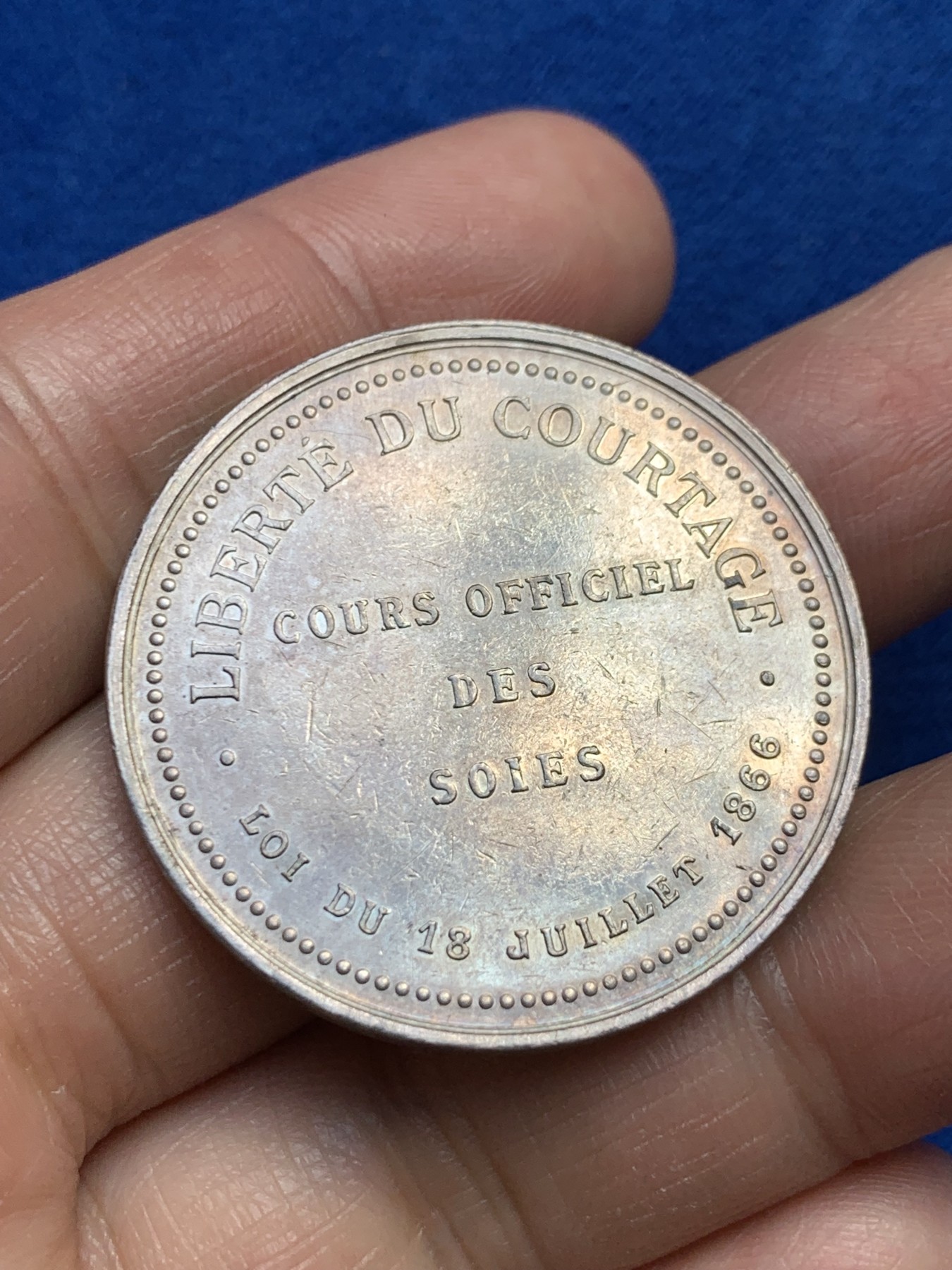 《竞宝斋》第237场- 周日，周一，周二，周日 疯狂4连拍 (全场包邮) 法国里昂丝绸生产商和经销商银章，20.8克，36.7mm，丰饶角边铭，女神不缺斤少两