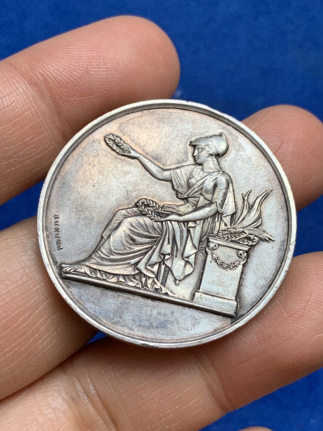 《竞宝斋》第237场- 周日，周一，周二，周日 疯狂4连拍 (全场包邮) 法国银质jeton，米尔斯社区绘画学院，22.52g，36.7mm，蜜蜂边铭