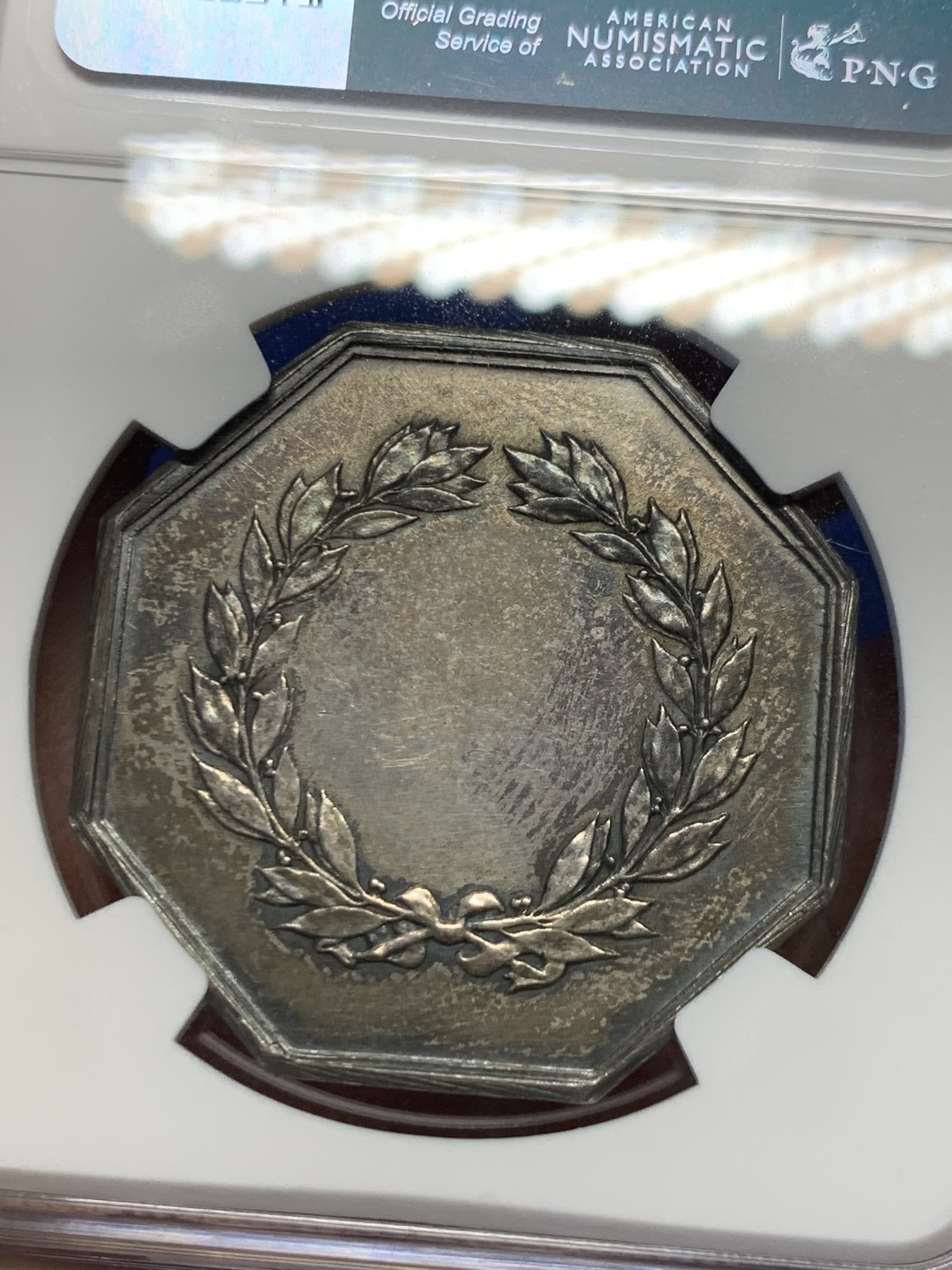 《竞宝斋》第237场- 周日，周一，周二，周日 疯狂4连拍 (全场包邮) NGC MS61 法国 1819 凤凰火灾保险公司 银质八角代币 包浆细节都很好 