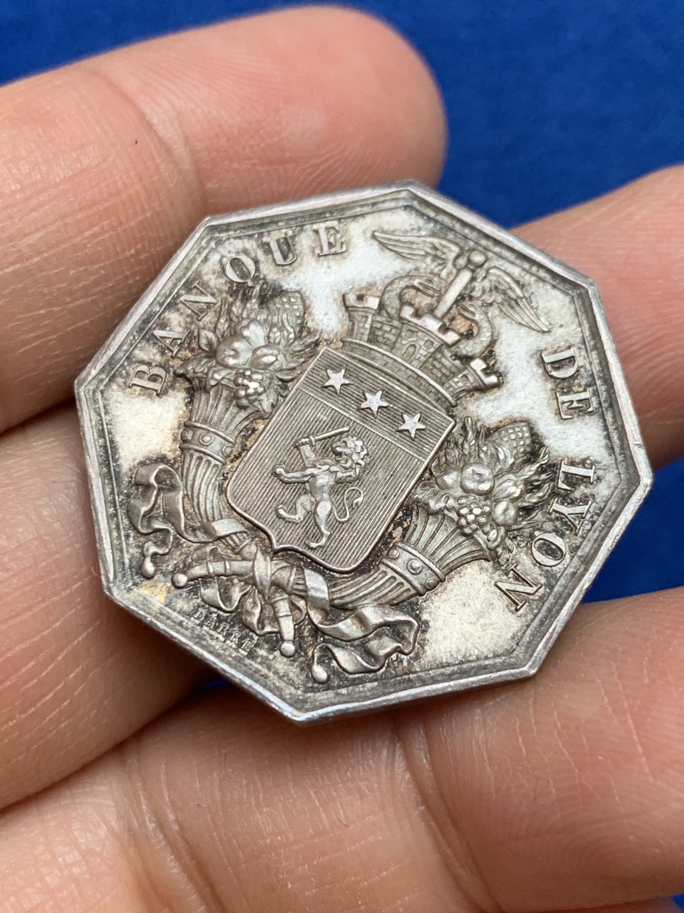 《竞宝斋》第237场- 周日，周一，周二，周日 疯狂4连拍 (全场包邮) 法国八角银章，里昂银行，12.59g，31mm，神灯边铭，黄油包浆，细节丰富，底板好