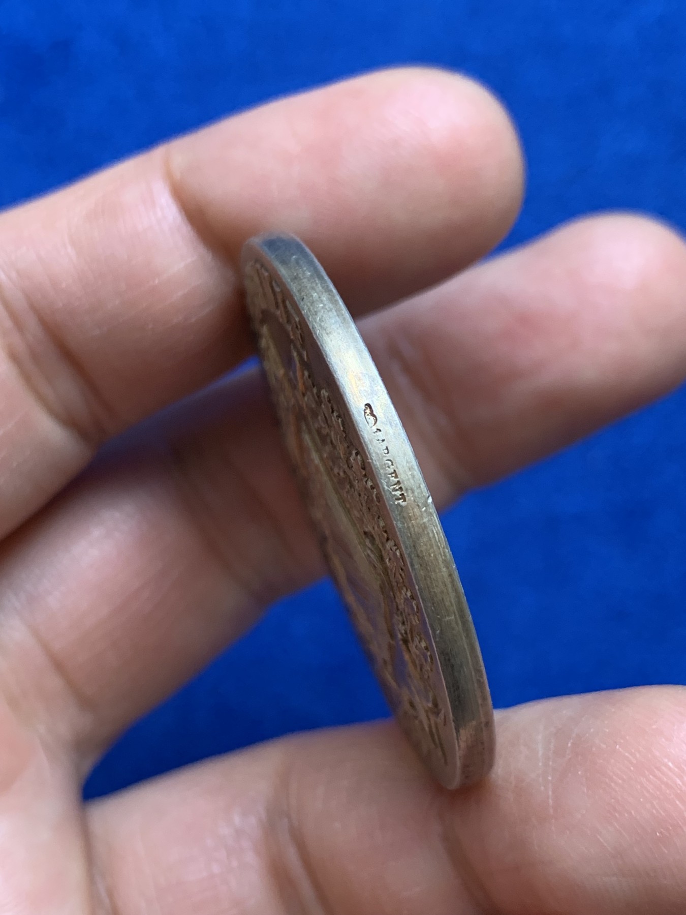 《竞宝斋》第237场- 周日，周一，周二，周日 疯狂4连拍 (全场包邮) 法国阿布维尔镇纪念鎏金银章，37.73g，40.5mm，丰饶角1AR边铭，打孔