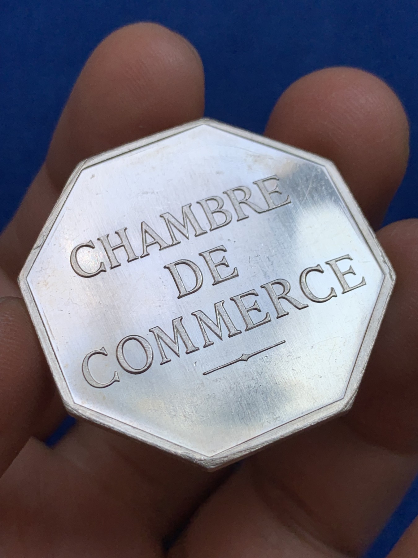 《竞宝斋》第237场- 周日，周一，周二，周日 疯狂4连拍 (全场包邮) 法国康布雷商会八角银质代币，19.33g，35.5mm，野猪头+菱形银标，原光