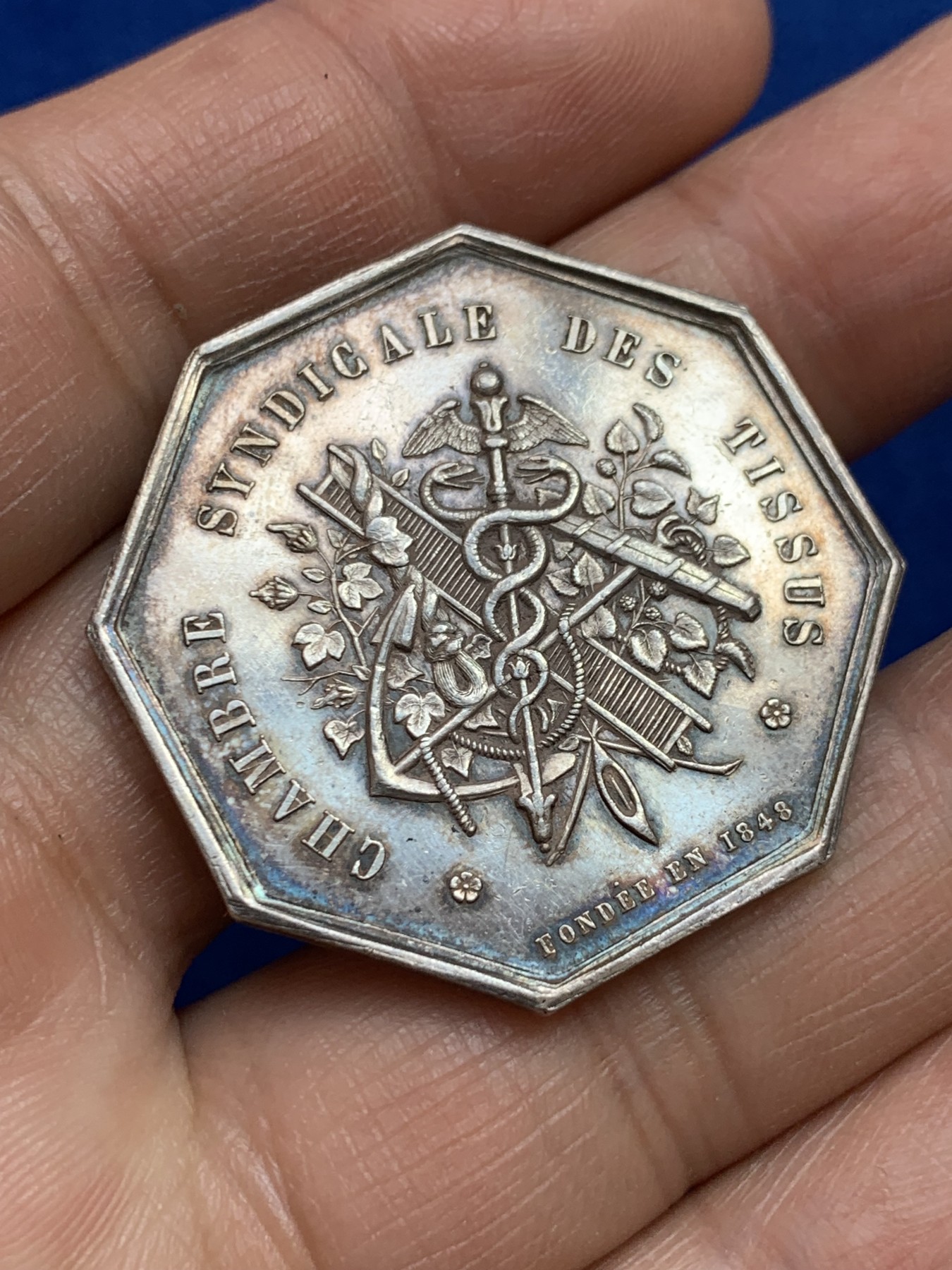 《竞宝斋》第237场- 周日，周一，周二，周日 疯狂4连拍 (全场包邮) 法国八角银章，塞纳河工会，18.42g，36.7mm，1860-1879年蜜蜂边铭