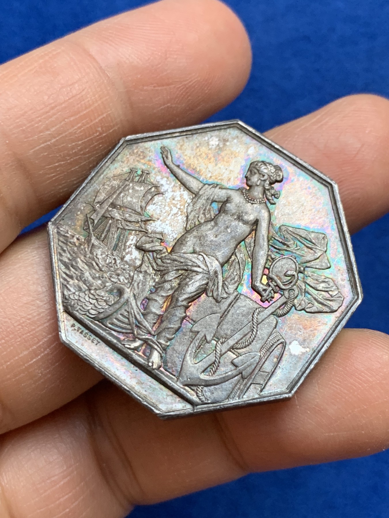 《竞宝斋》第237场- 周日，周一，周二，周日 疯狂4连拍 (全场包邮) 法国名誉品八角银质代币，1869年先见之明保险公司，优雅的女神Prudence，18.90g，36mm，蜜蜂边铭