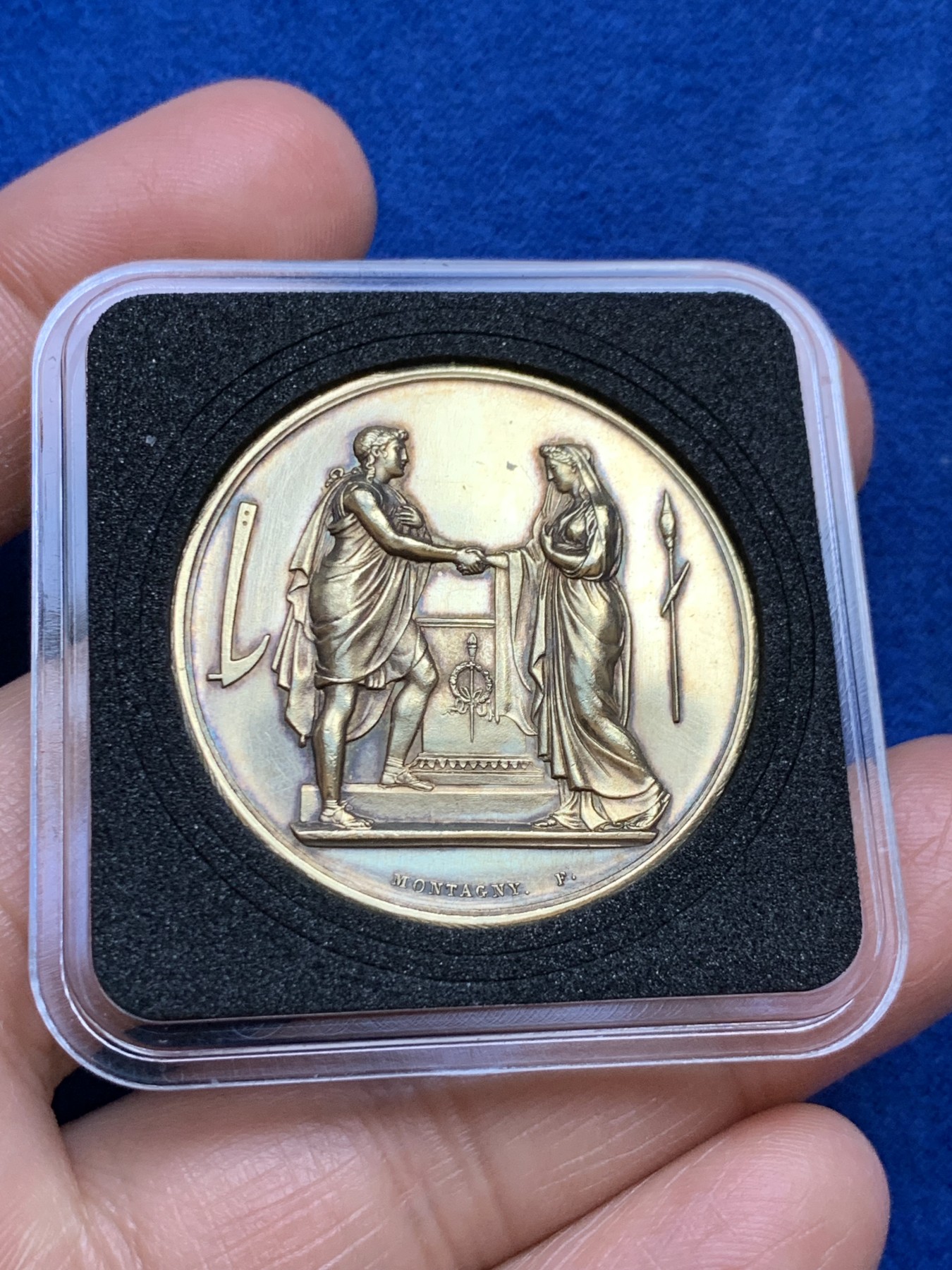 《竞宝斋》第237场- 周日，周一，周二，周日 疯狂4连拍 (全场包邮) 法国1884年婚礼镀金银章，重量17.81g，直径34.8mm，边铭：丰饶角ARGENT，金光闪闪