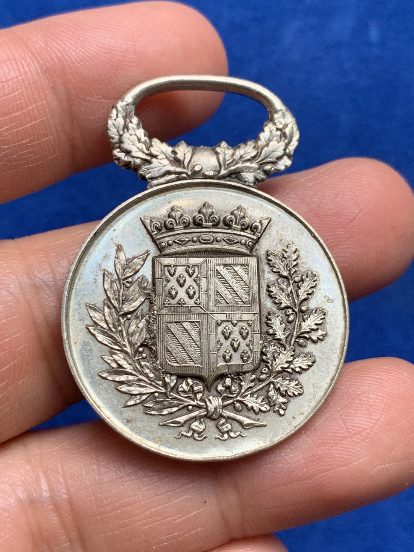 《竞宝斋》第237场- 周日，周一，周二，周日 疯狂4连拍 (全场包邮) 法国黄金海岸救生员银奖章，11.62g，31mm