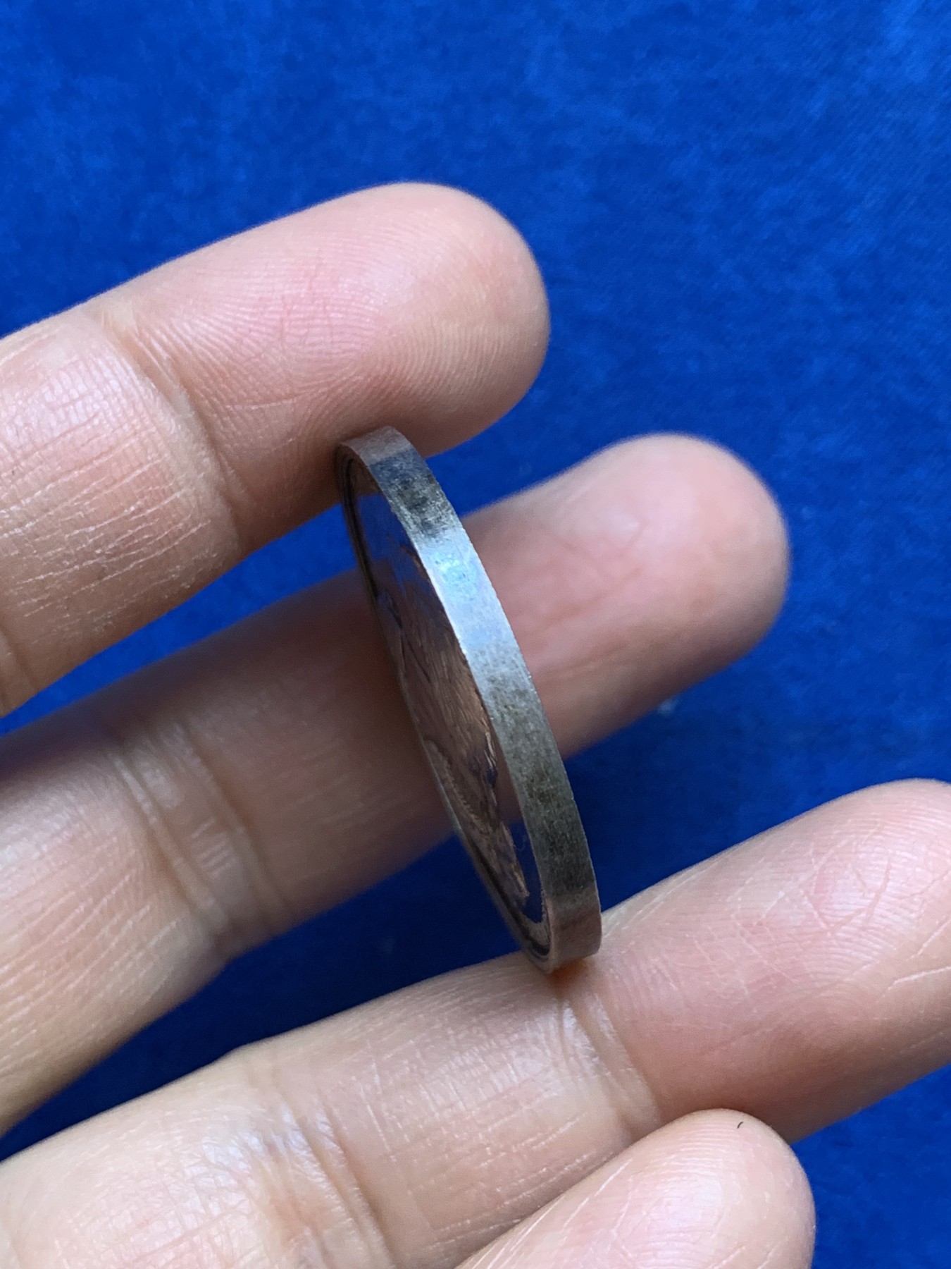 《竞宝斋》第237场- 周日，周一，周二，周日 疯狂4连拍 (全场包邮) 法国巴黎大学银质代币，身着戎装佩戴圣灵勋章的路易十八，细节清晰，18.24g，32.3mm，早期无边铭，厚重