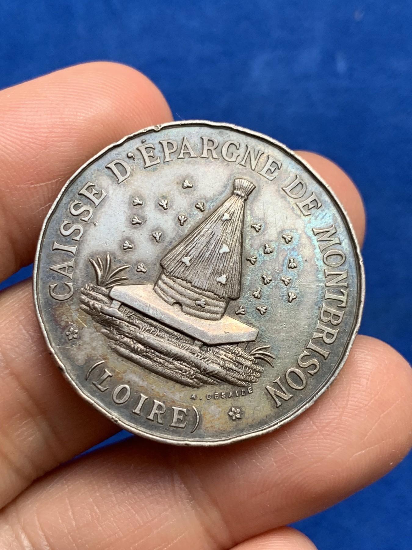 《竞宝斋》第237场- 周日，周一，周二，周日 疯狂4连拍 (全场包邮) 法国蒙布里松储蓄银行银质代币，17.76g，34mm，丰饶角边铭，边磕碰