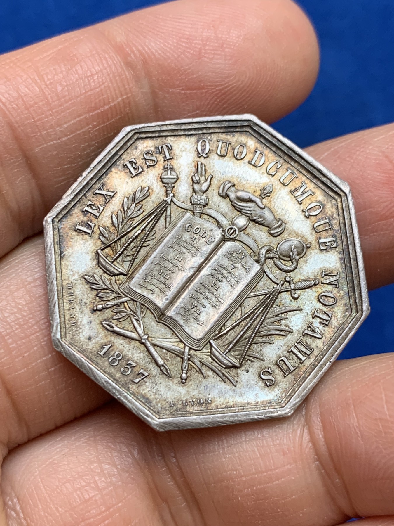 《竞宝斋》第237场- 周日，周一，周二，周日 疯狂4连拍 (全场包邮) 法国维也纳公证处八角银章，15.07g，33mm，蜜蜂边铭