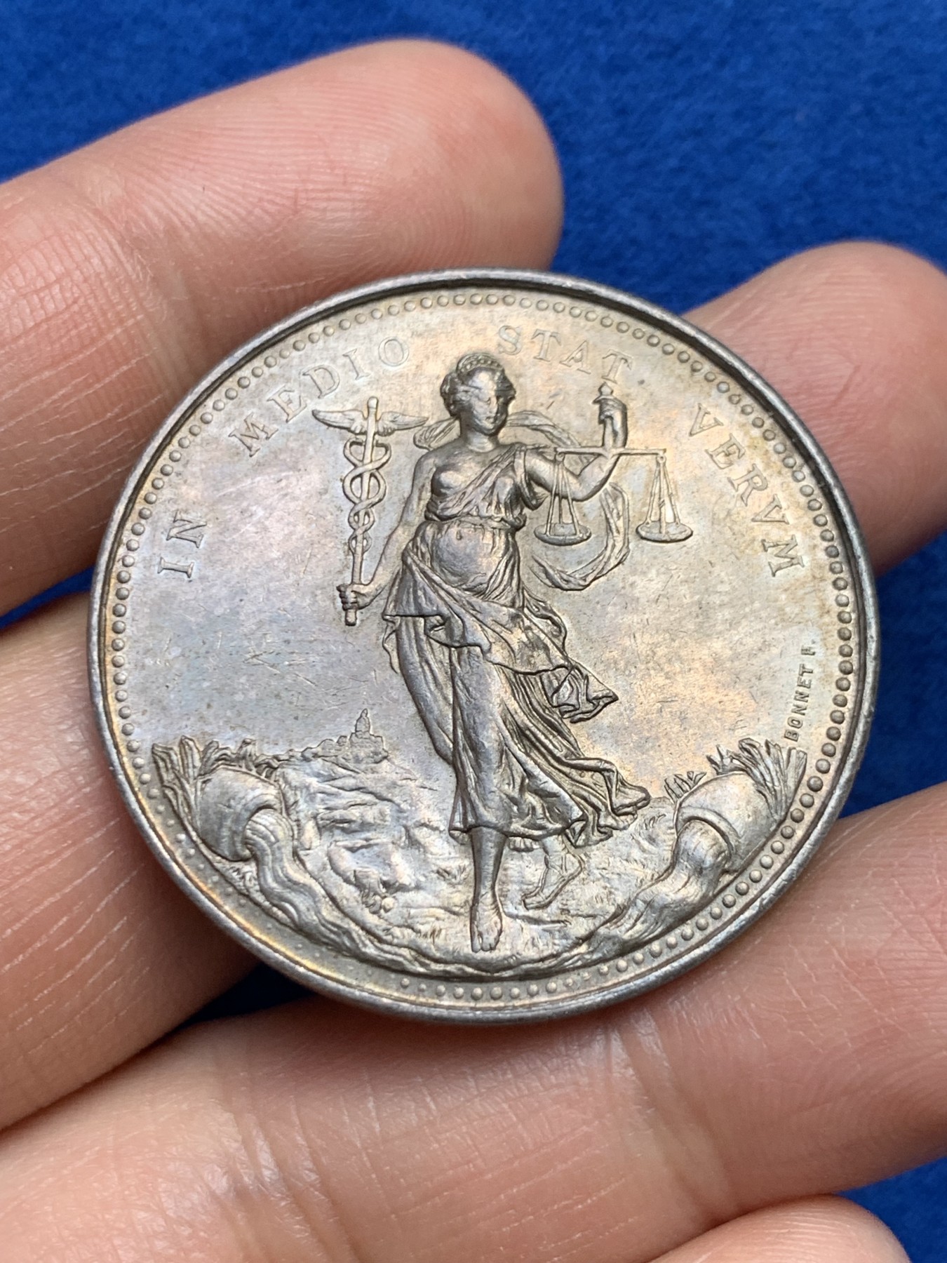 《竞宝斋》第237场- 周日，周一，周二，周日 疯狂4连拍 (全场包邮) 法国里昂丝绸生产商和经销商银章，20.8克，36.7mm，丰饶角边铭，女神不缺斤少两