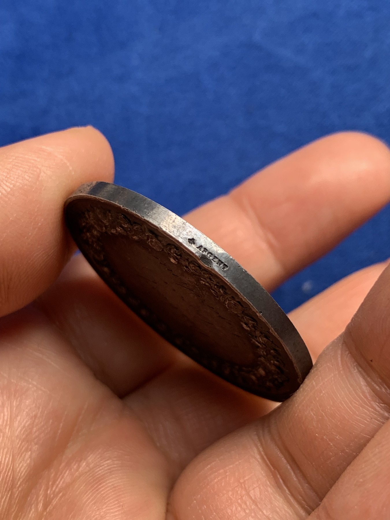 《竞宝斋》第237场- 周日，周一，周二，周日 疯狂4连拍 (全场包邮) 法国爱情与婚姻纪念银章，24.24g，39.3mm，蜜蜂边铭