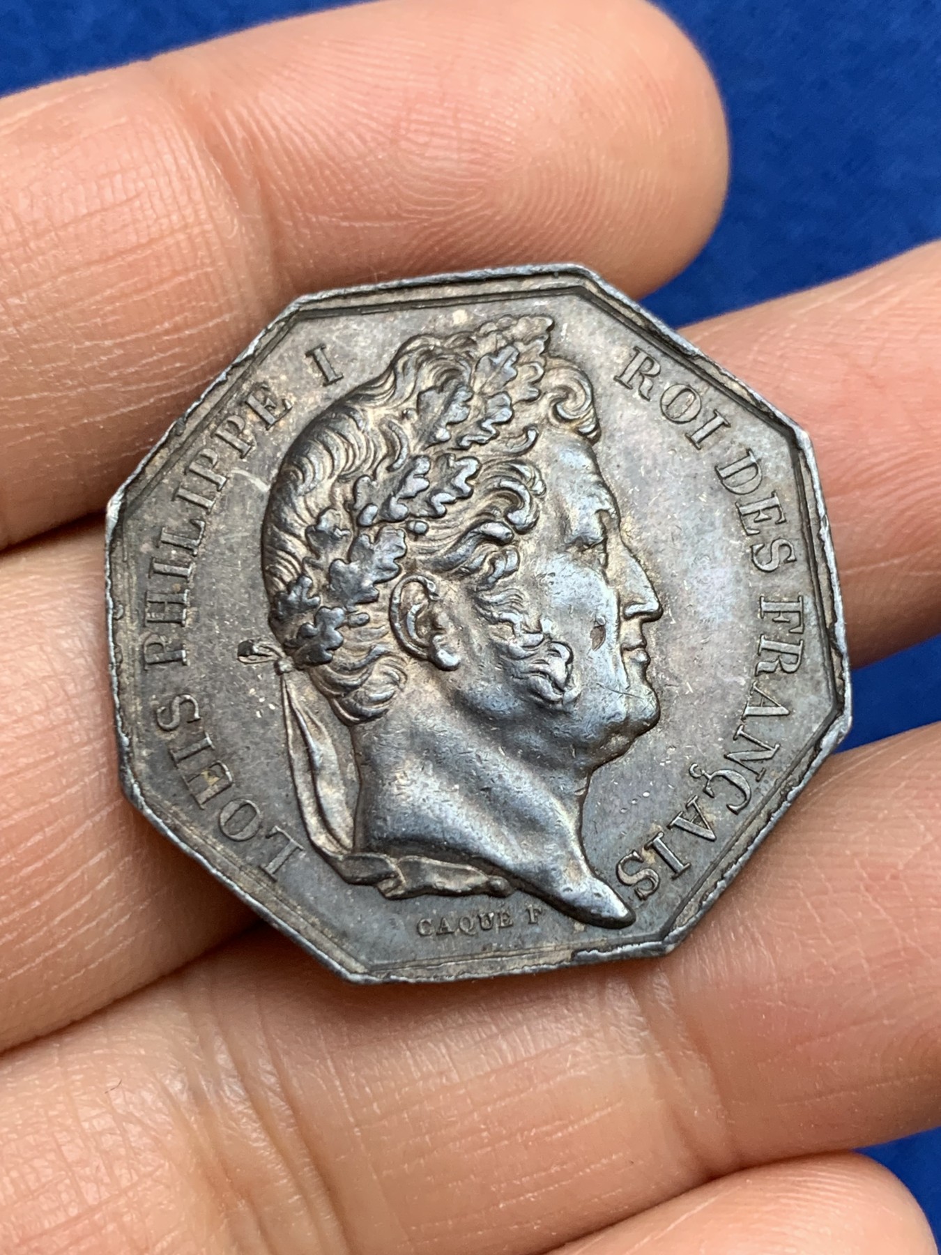 《竞宝斋》第237场- 周日，周一，周二，周日 疯狂4连拍 (全场包邮) 法国菲利普时期公证员公证团八角银代币，12.74g，30.6mm，油灯边铭