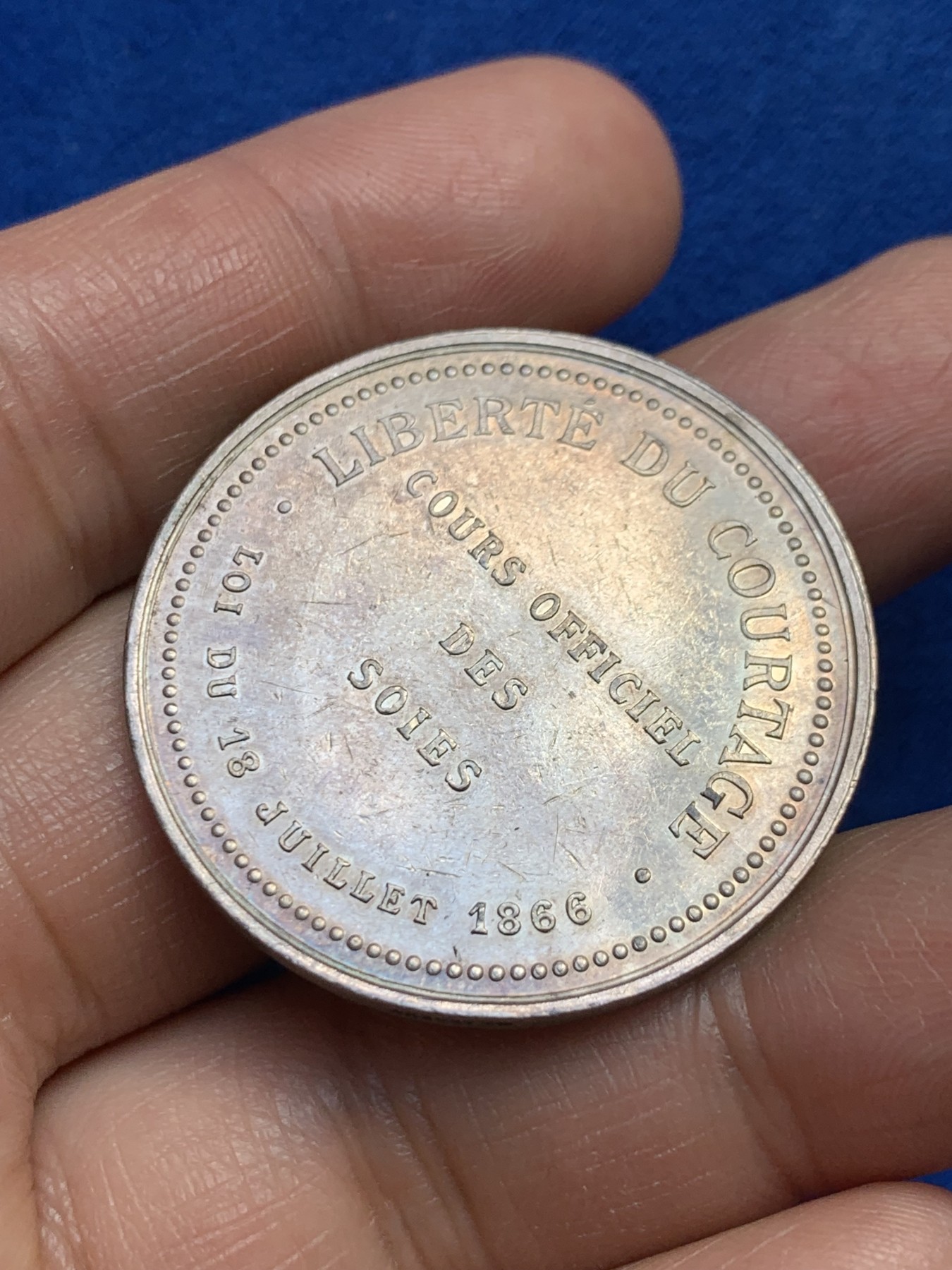 《竞宝斋》第237场- 周日，周一，周二，周日 疯狂4连拍 (全场包邮) 法国里昂丝绸生产商和经销商银章，20.8克，36.7mm，丰饶角边铭，女神不缺斤少两